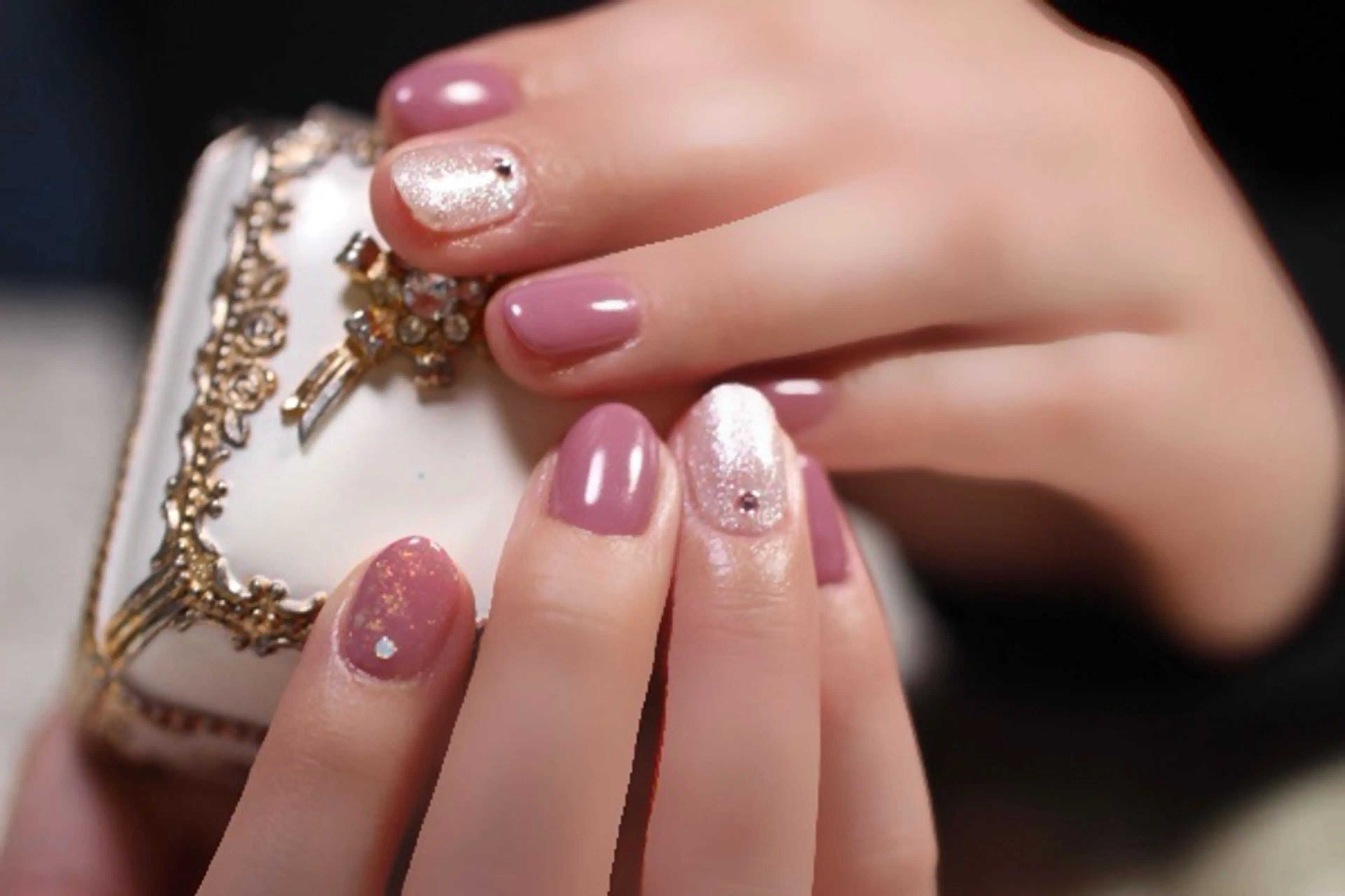 ネイル アートネイル オーロラネイル ジェルネイル ラメ(グリッター) ママリンド　志村坂上店所属・しみ えんのネイルデザイン