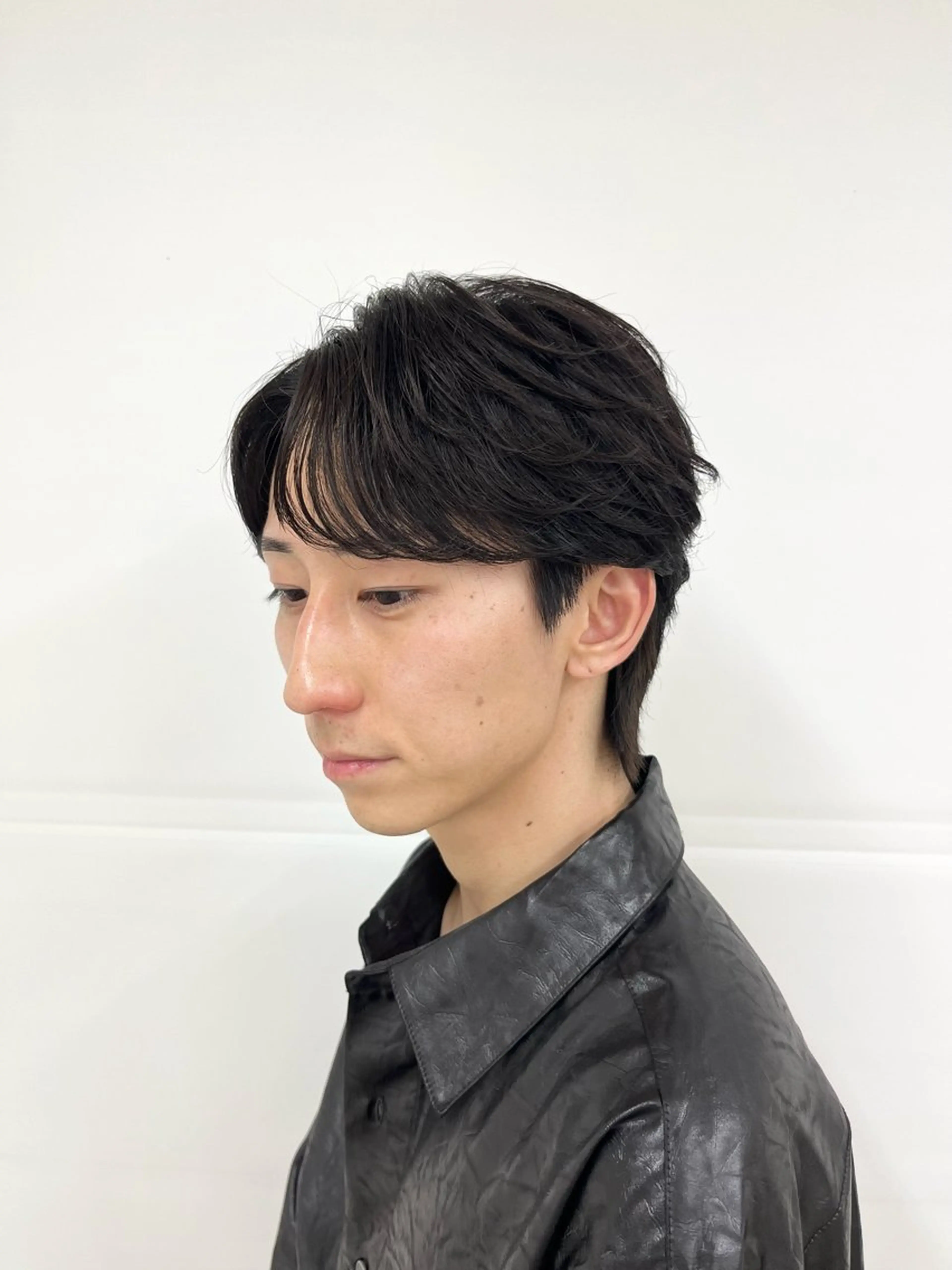 ショート パーマ メンズ ダウンパーマ カルマパーマ メンズパーマ カット パーマ 韓国メンズヘア/ 毛流れヘア　須田龍世のヘアスタイル