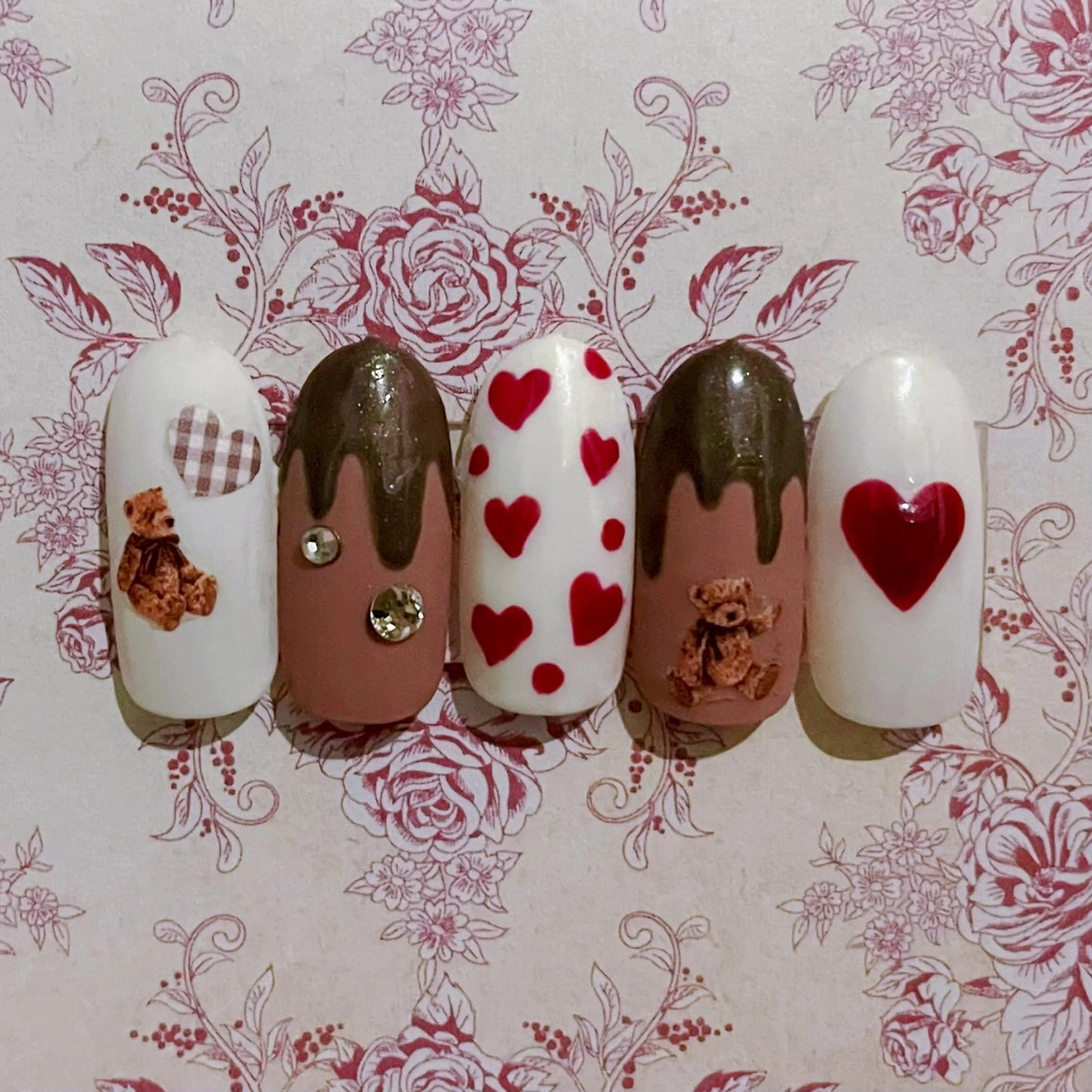 ネイル パーツ全部¥110 サロンミミのネイルデザイン