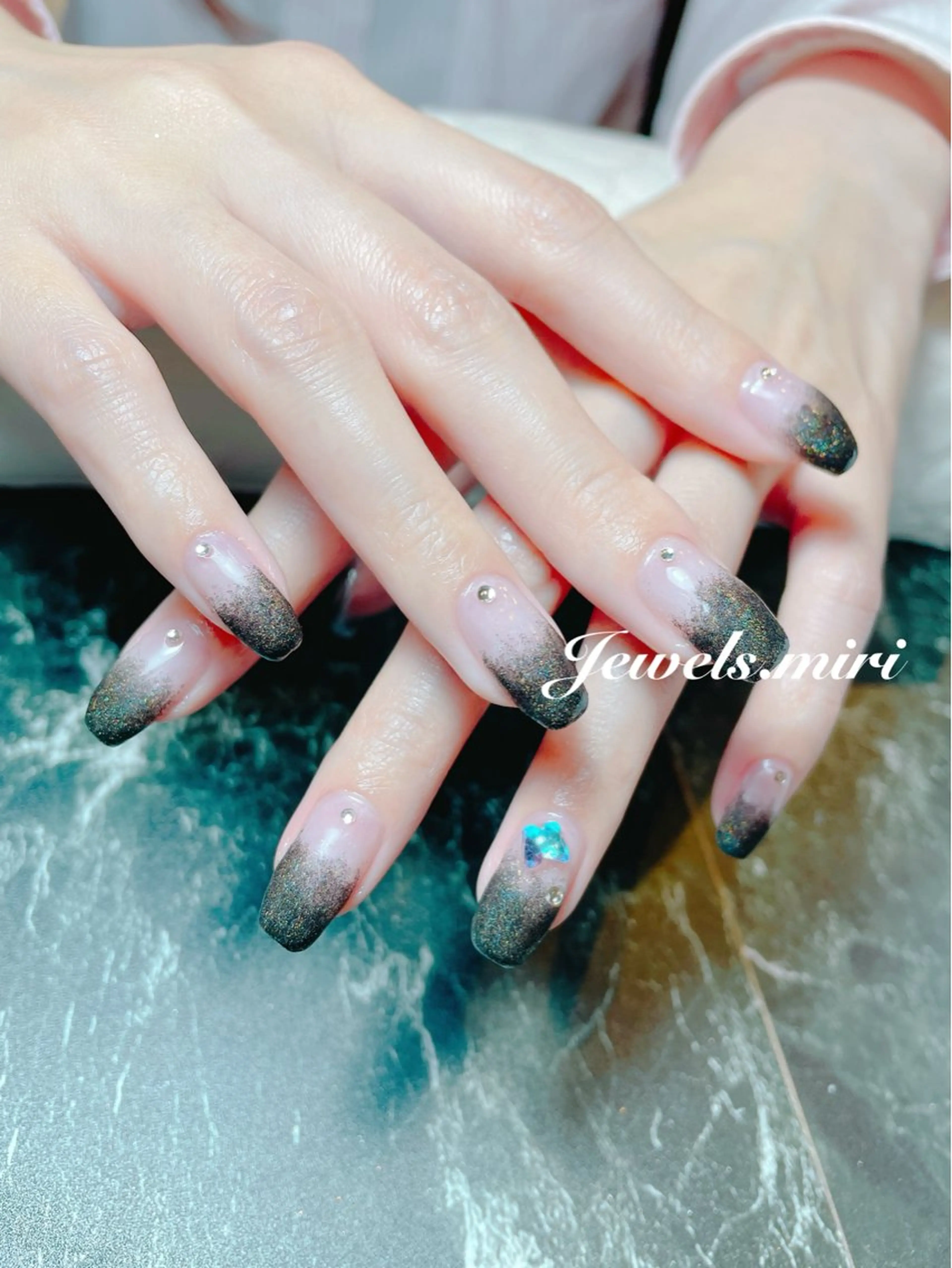 ネイル グラデーション ラメ(グリッター) ラメグラデーション ロングネイル ネイルサロン Jewels Mのネイルデザイン