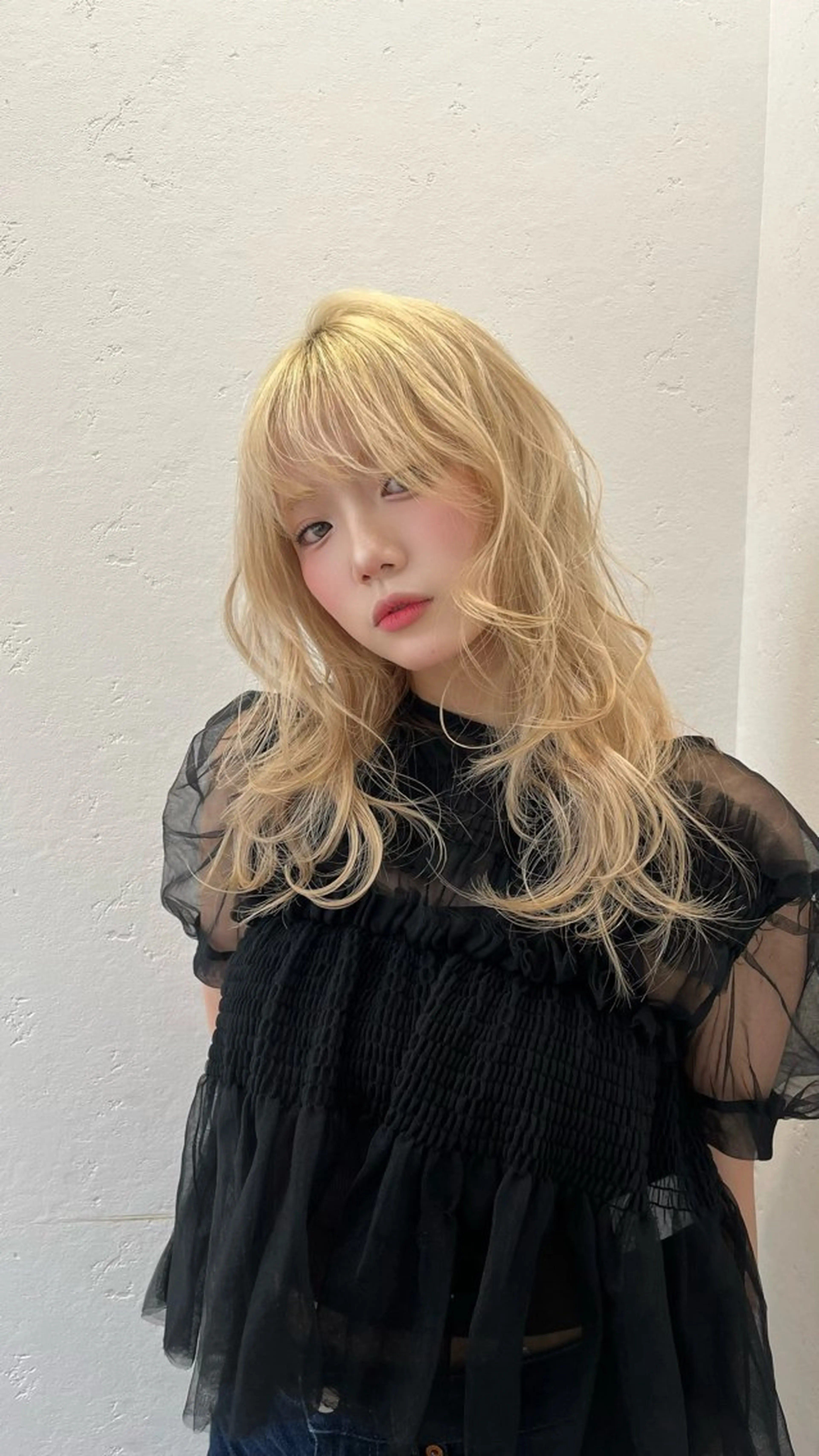 セミロング カラー ブロンド ハイトーンカラー 柔らかい艶暖色 レイヤー🫧姫汝のヘアスタイル