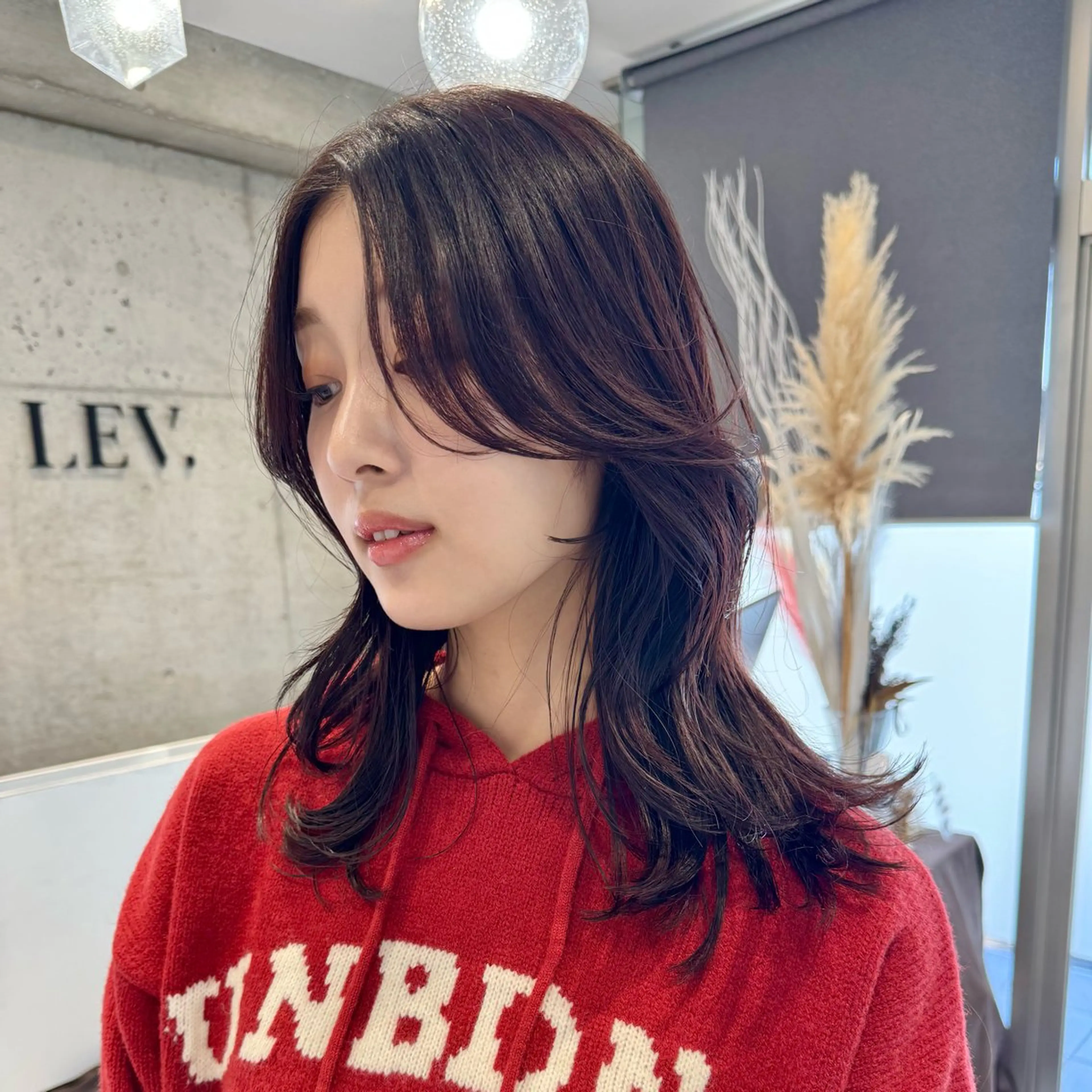 ミディアム カラー ミディアムレイヤー ピンクカラー レイヤーカット 会田有紀 /切りっぱなしボブのヘアスタイル