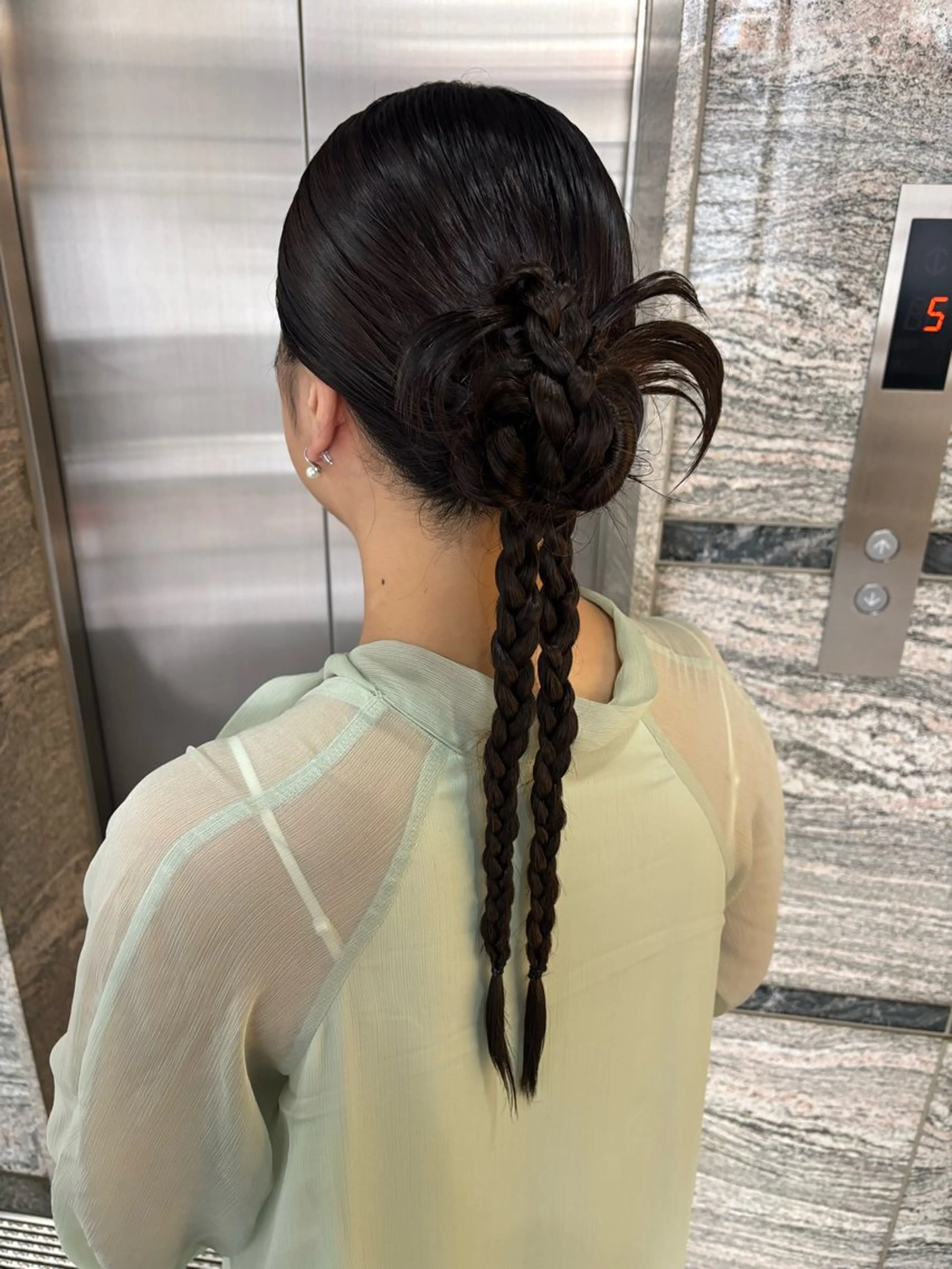 ヘアセット satsuki 暖色・ブラウンカラーのヘアスタイル