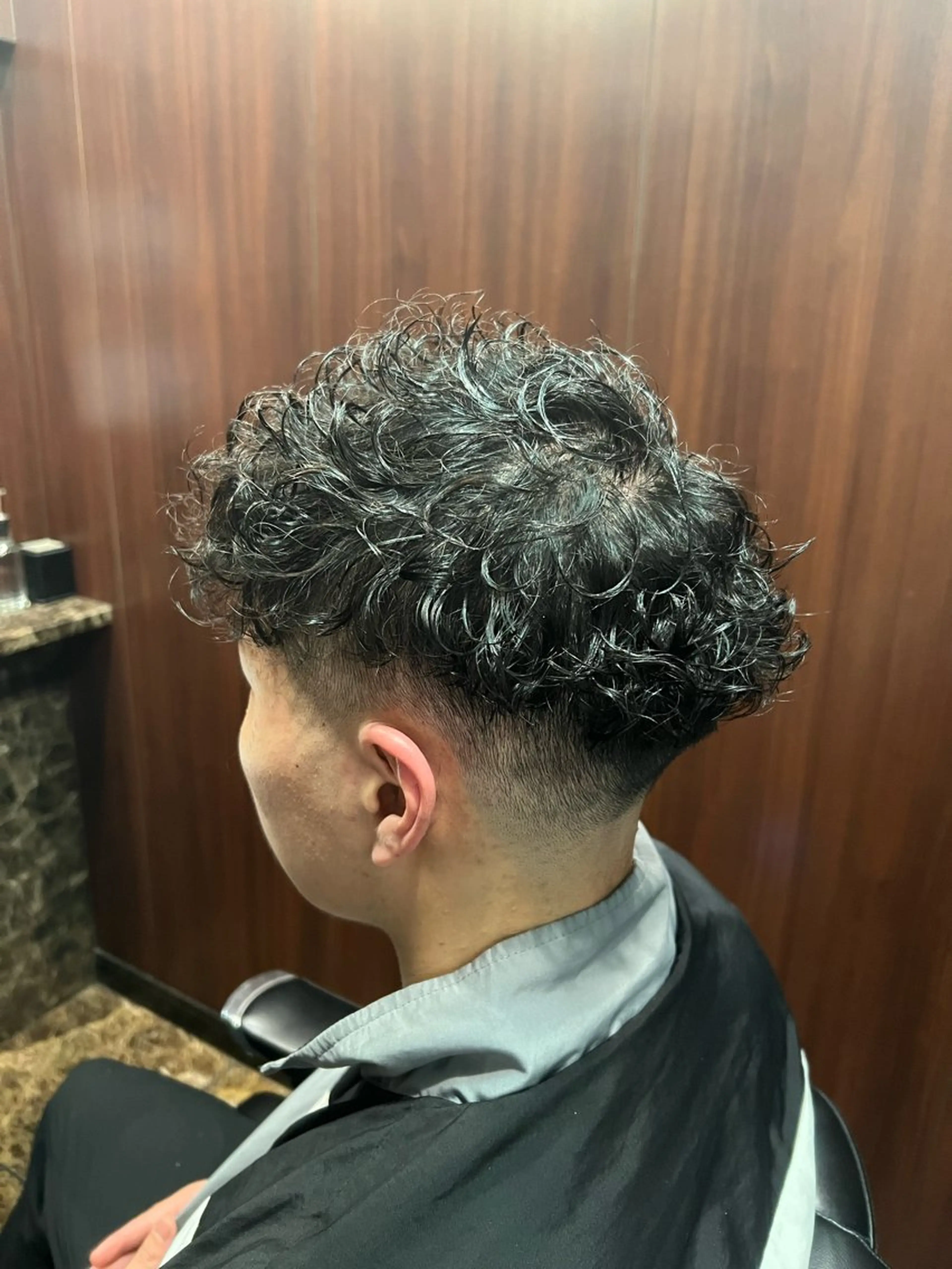 ショート パーマ 三枝 寛太のヘアスタイル