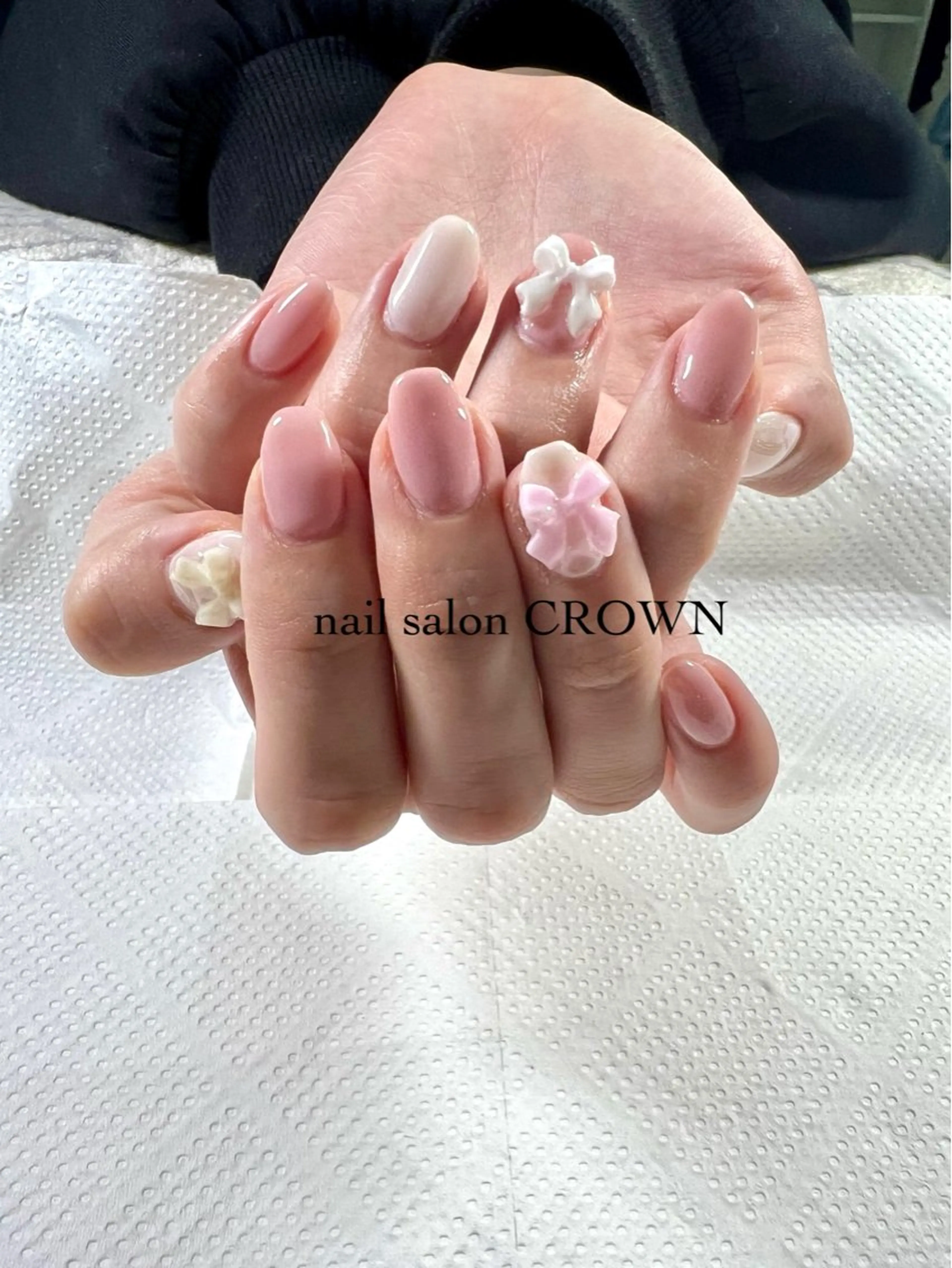 ネイル ピンク リボン ホワイト nail salon CROWNのネイルデザイン