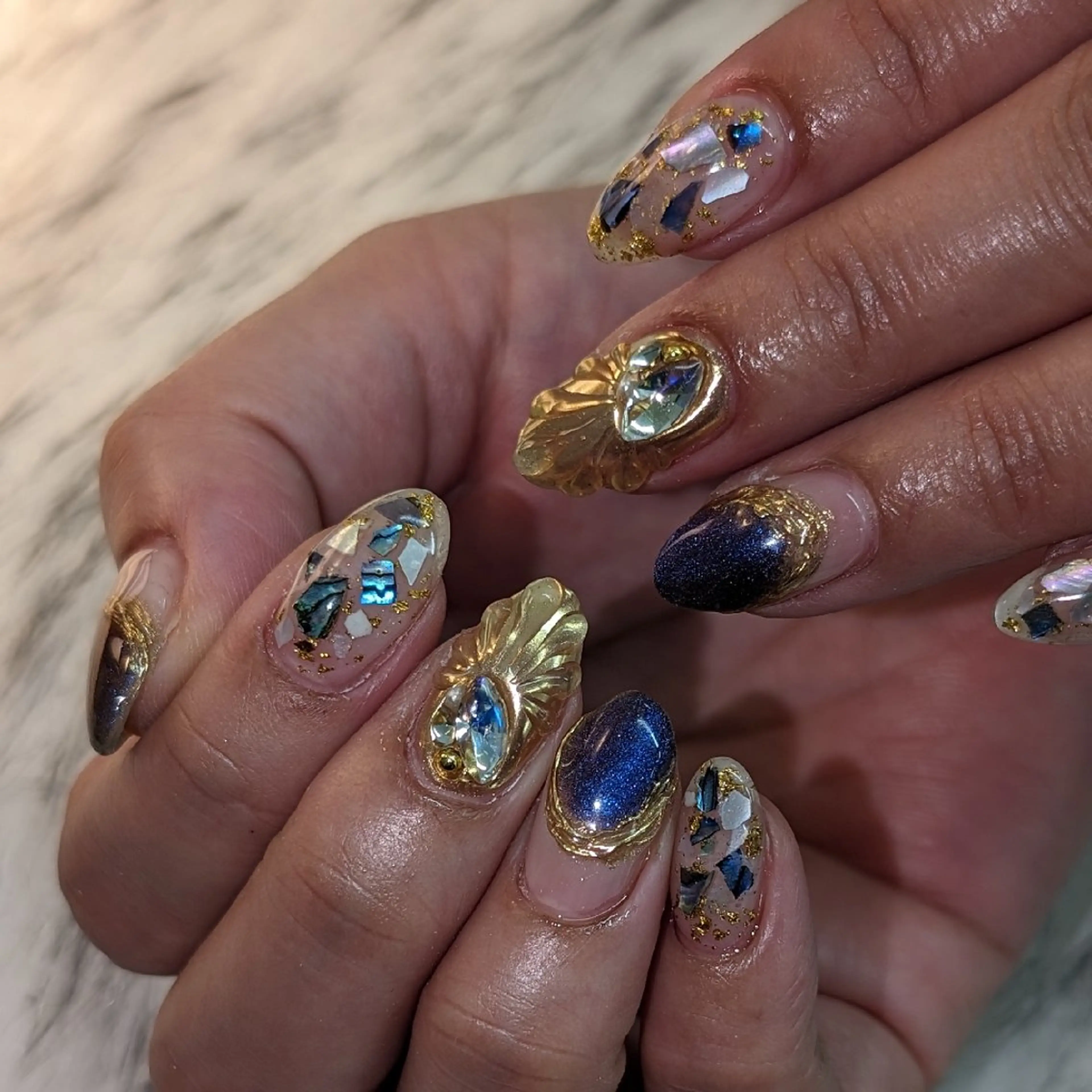 ネイル ハンドネイル RUNWAY 　　の眉毛・アイブロウイメージ