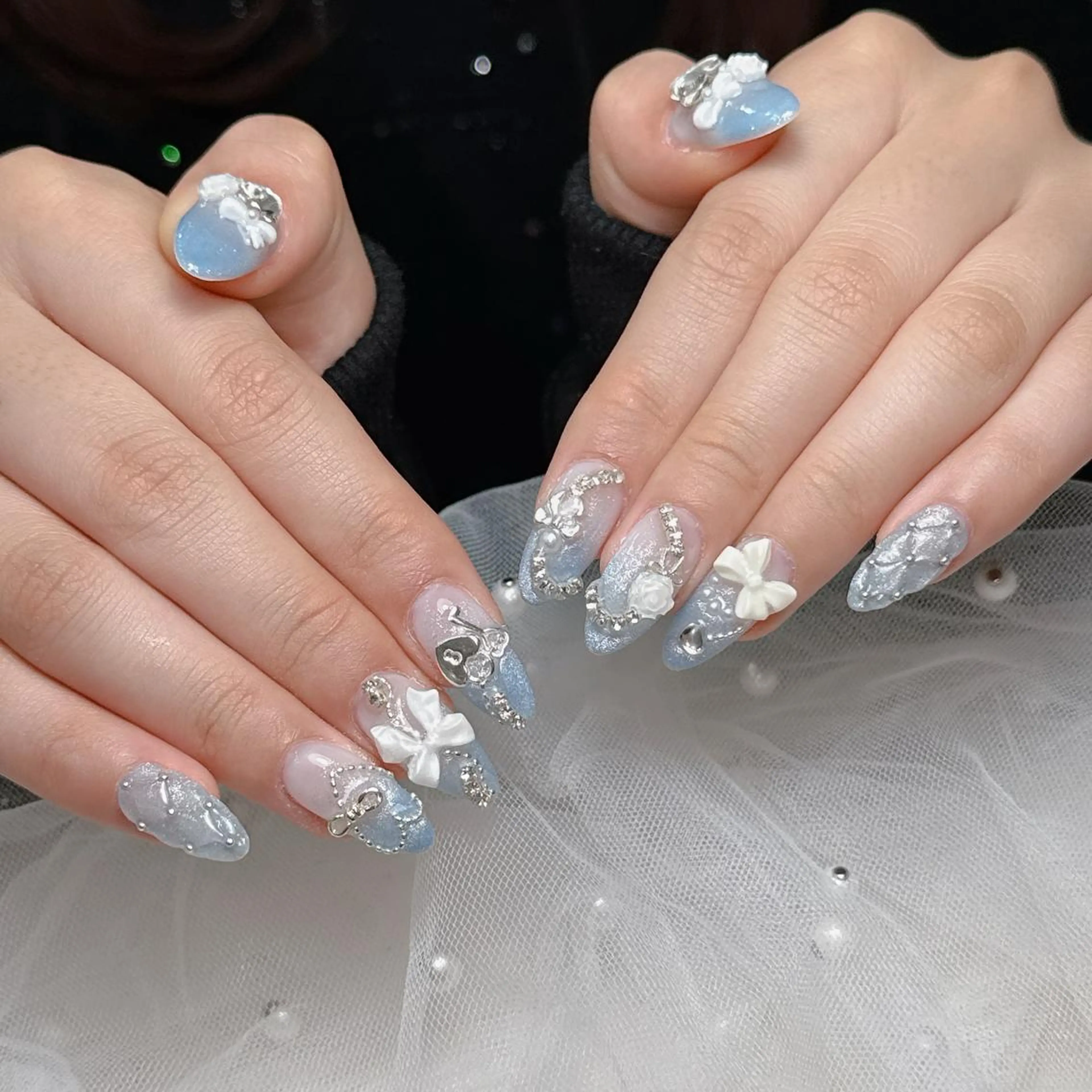 ロング カラー 韓国風ヘア ハンドネイル Bling Salonのネイルデザイン