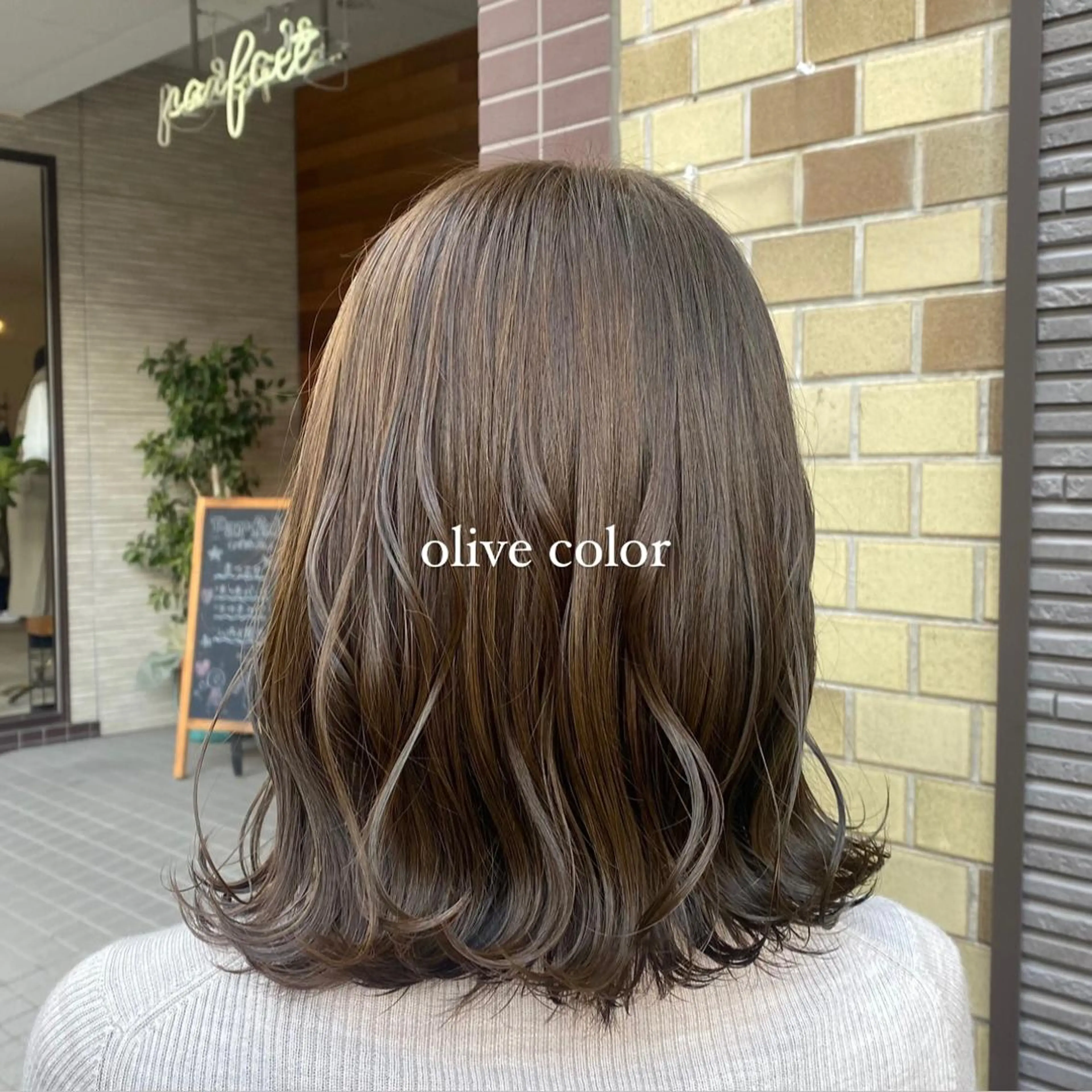 ミディアム トリートメント 透明感カラー 【問屋町】moe🪿のヘアスタイル
