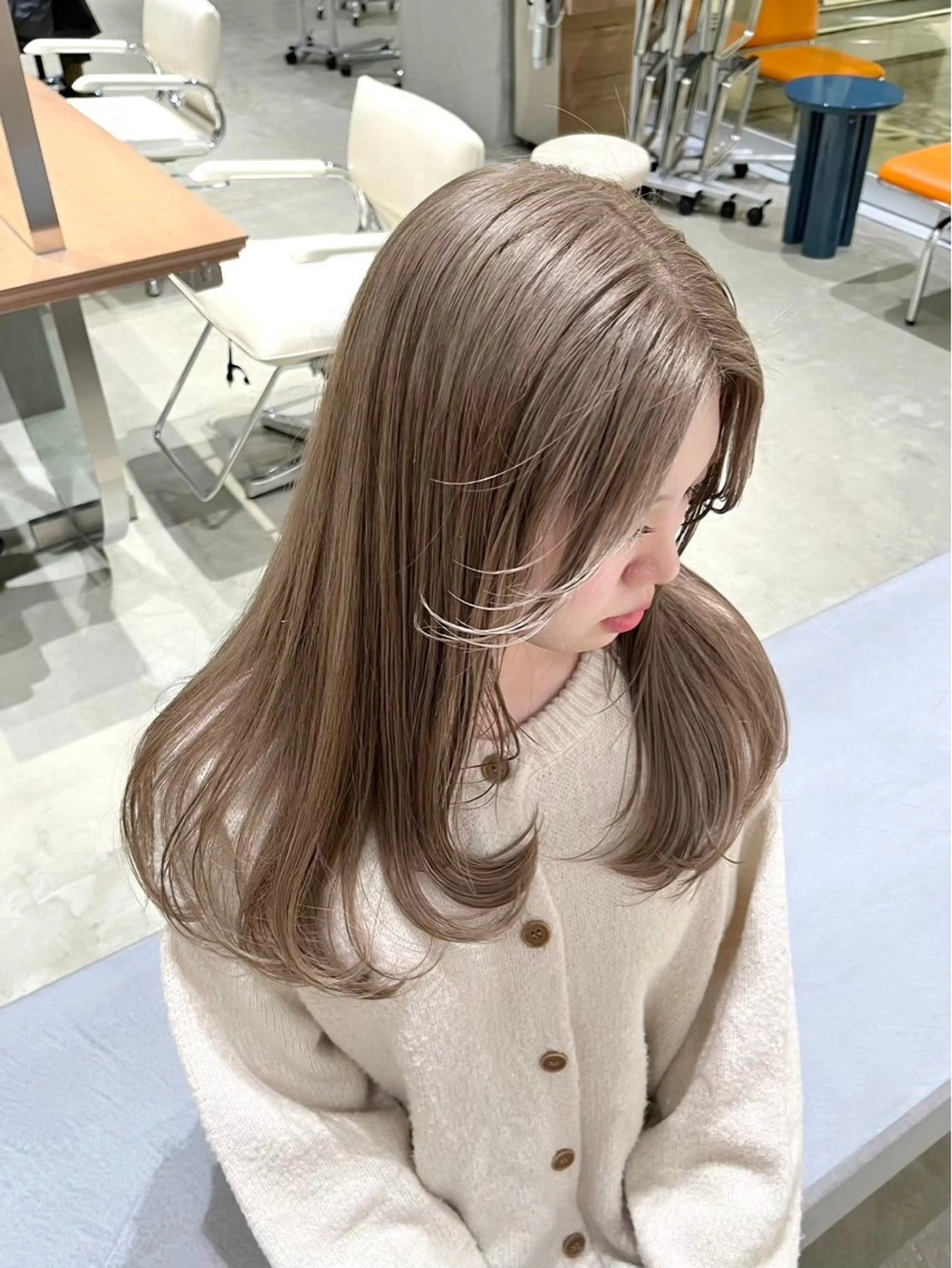 ロング あゆり /ハイトーンカラーのヘアスタイル
