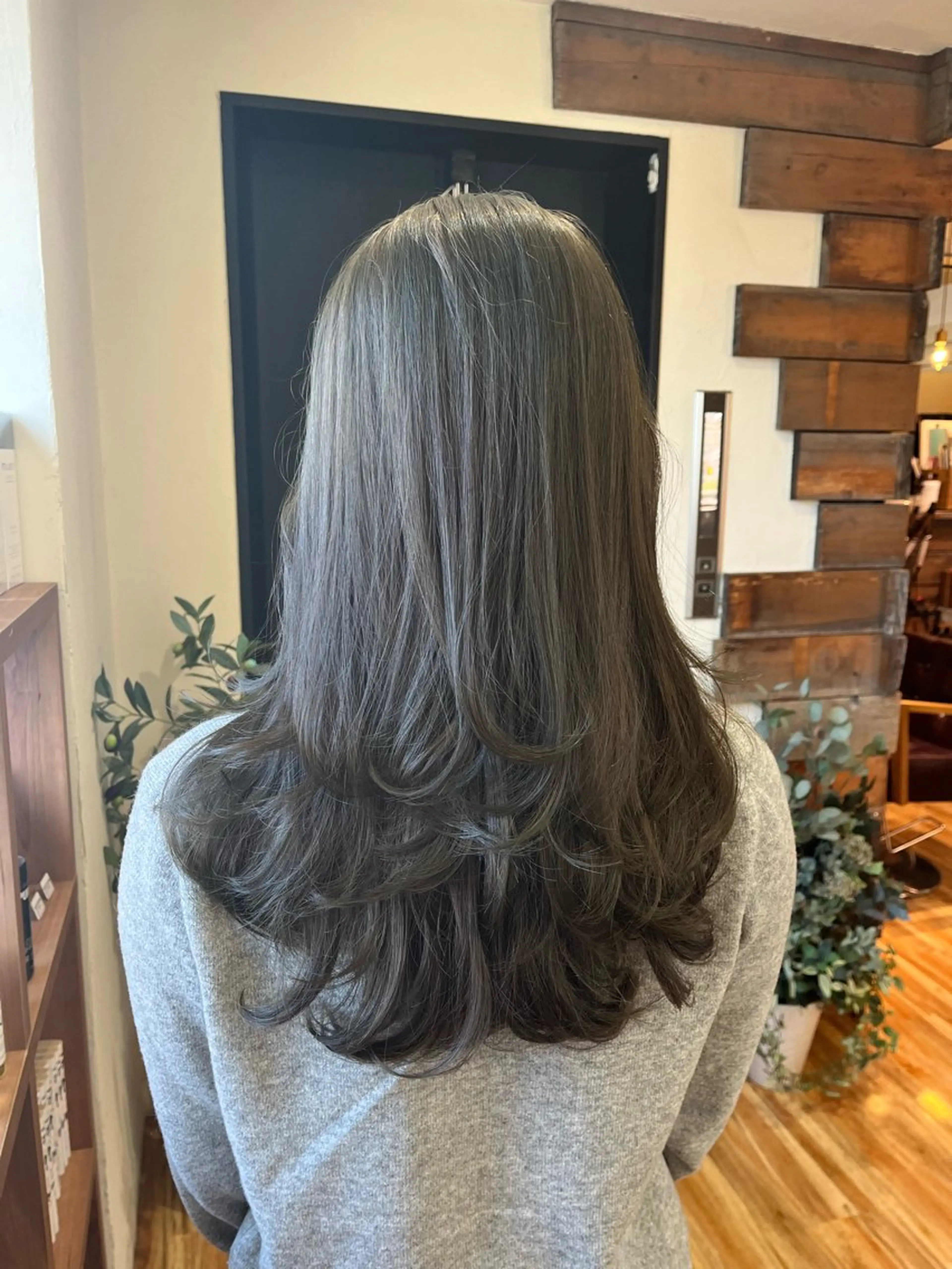 セミロング 髪質改善 レイヤーカット 小顔カット トリートメント 浴衣 カット ヘアカラー トリートメント 梅山 美侑のヘアスタイル