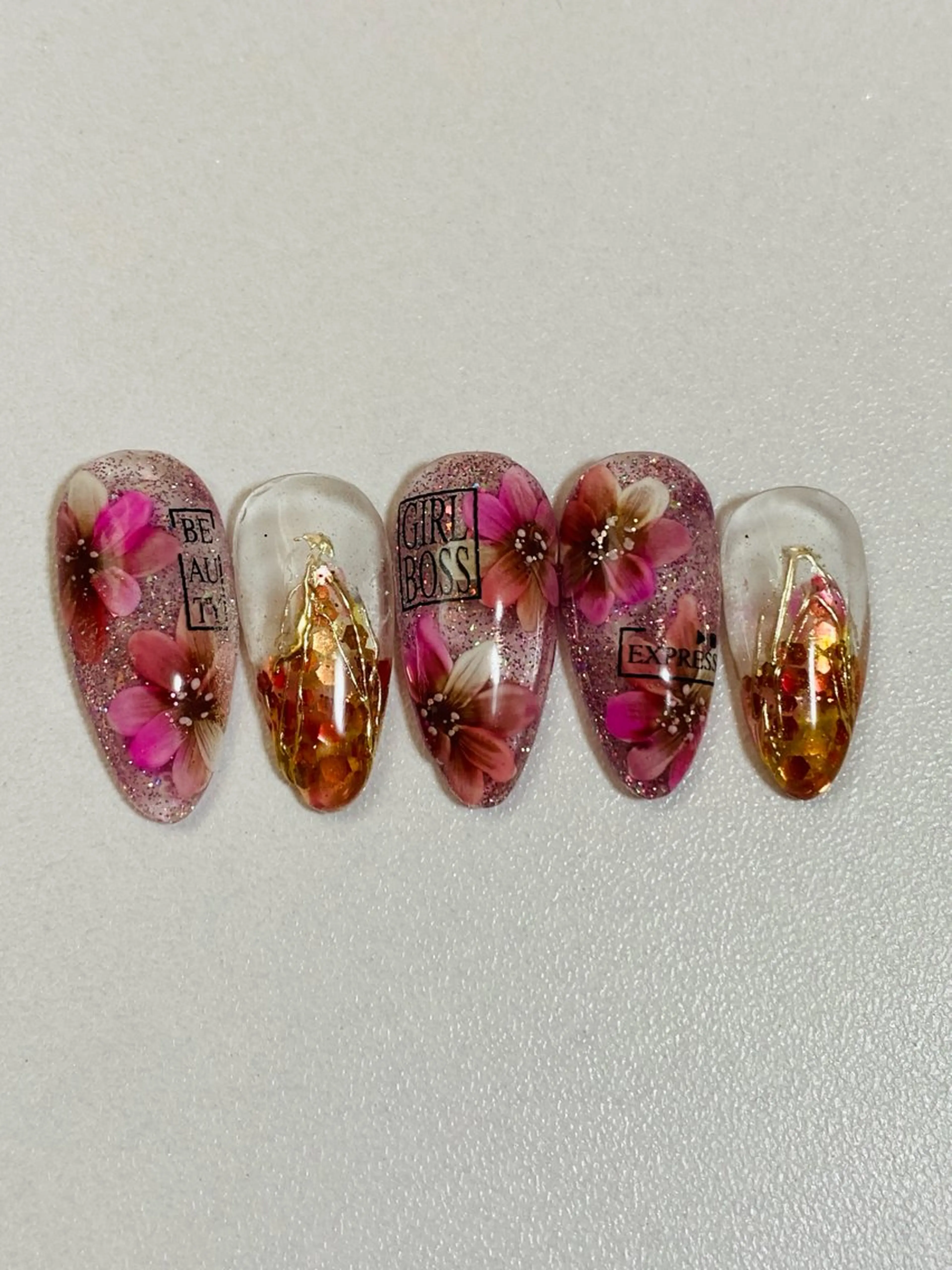 ネイル フラッシュネイル フラワーネイル ピンク 自宅ネイルサロン ♦️nuance♦️のネイルデザイン