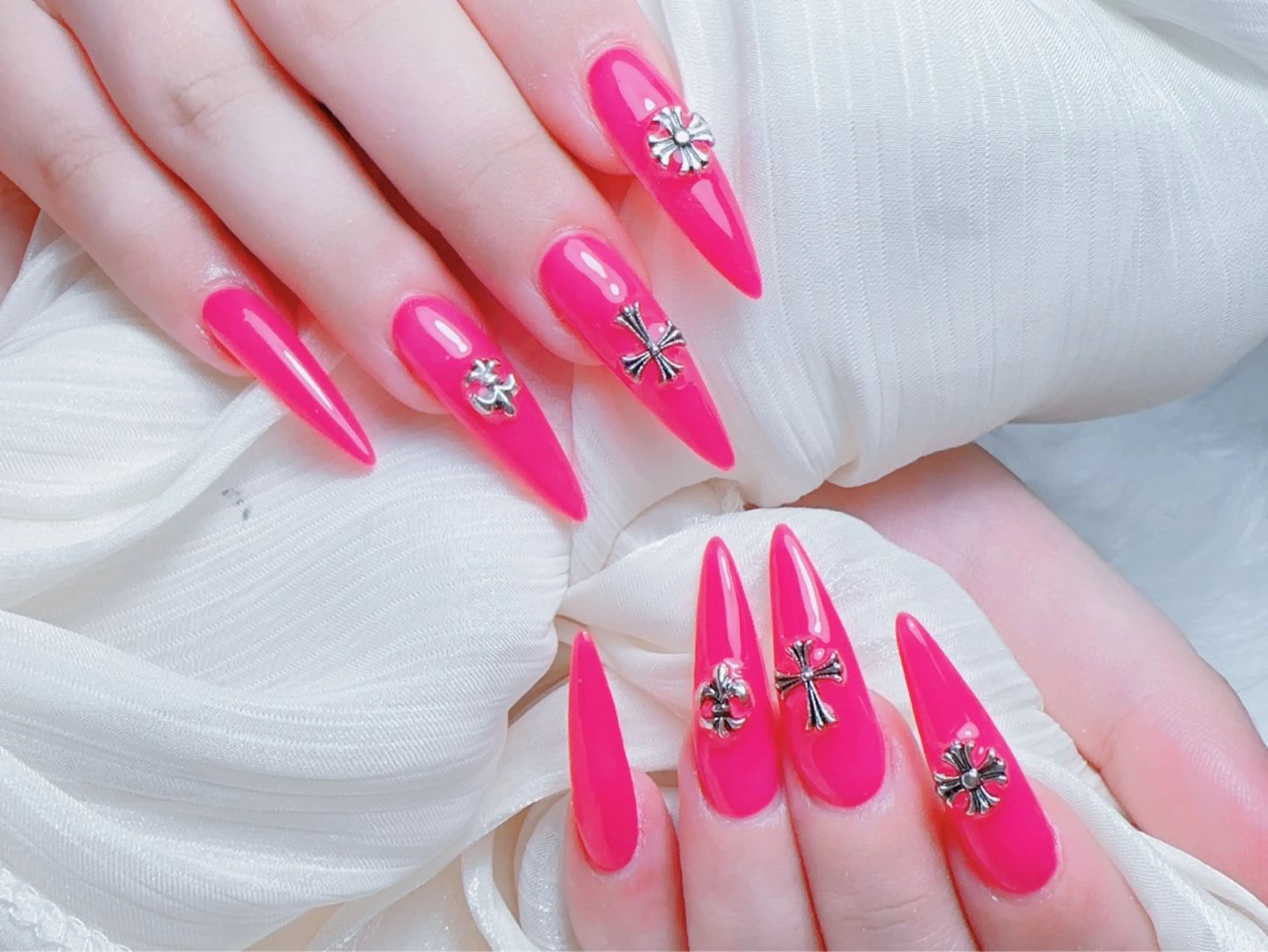 ネイル ハンドネイル YUMI ニュアンスnailsのネイルデザイン