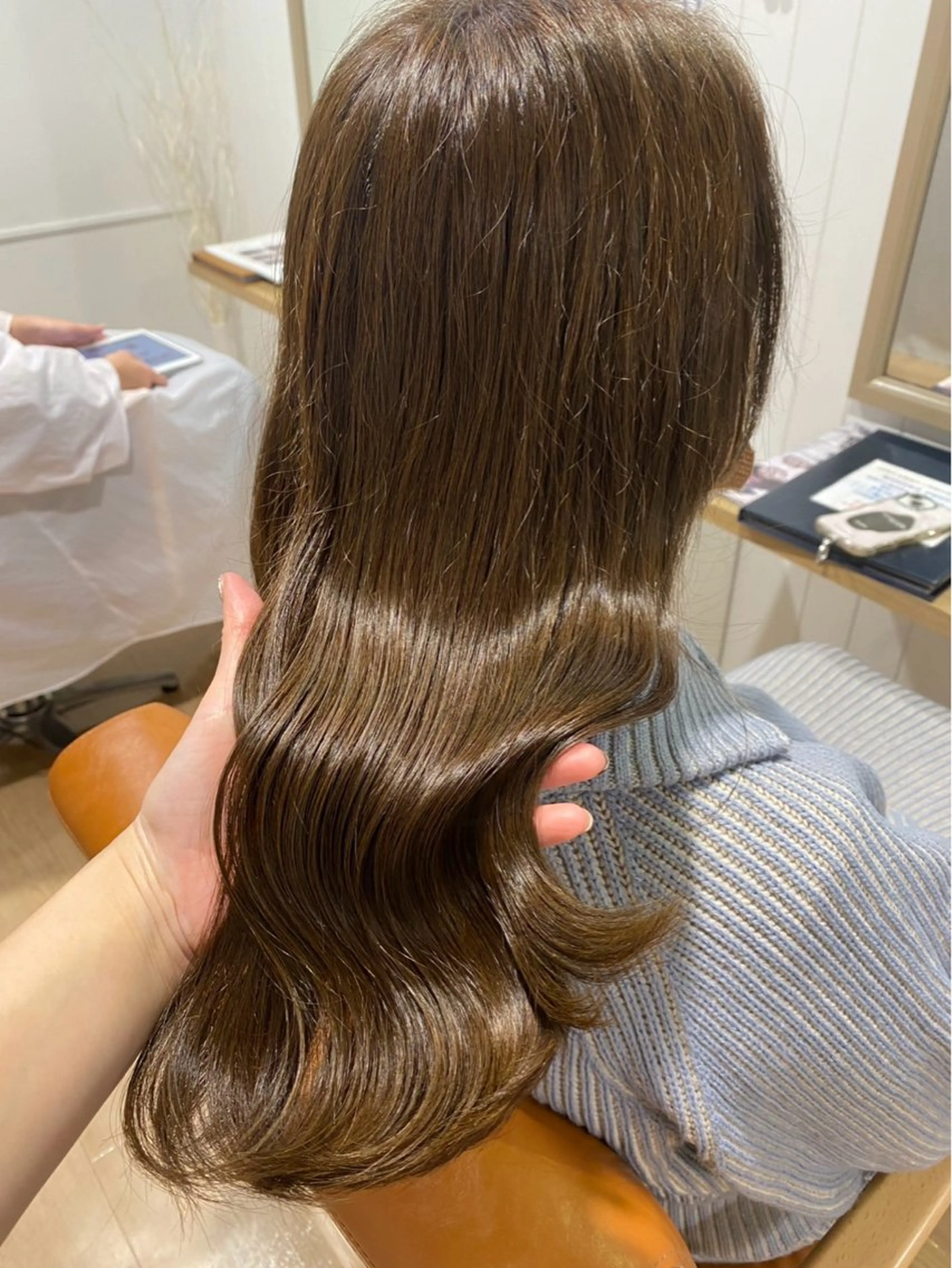 ロング カラー 石原 結依のヘアスタイル