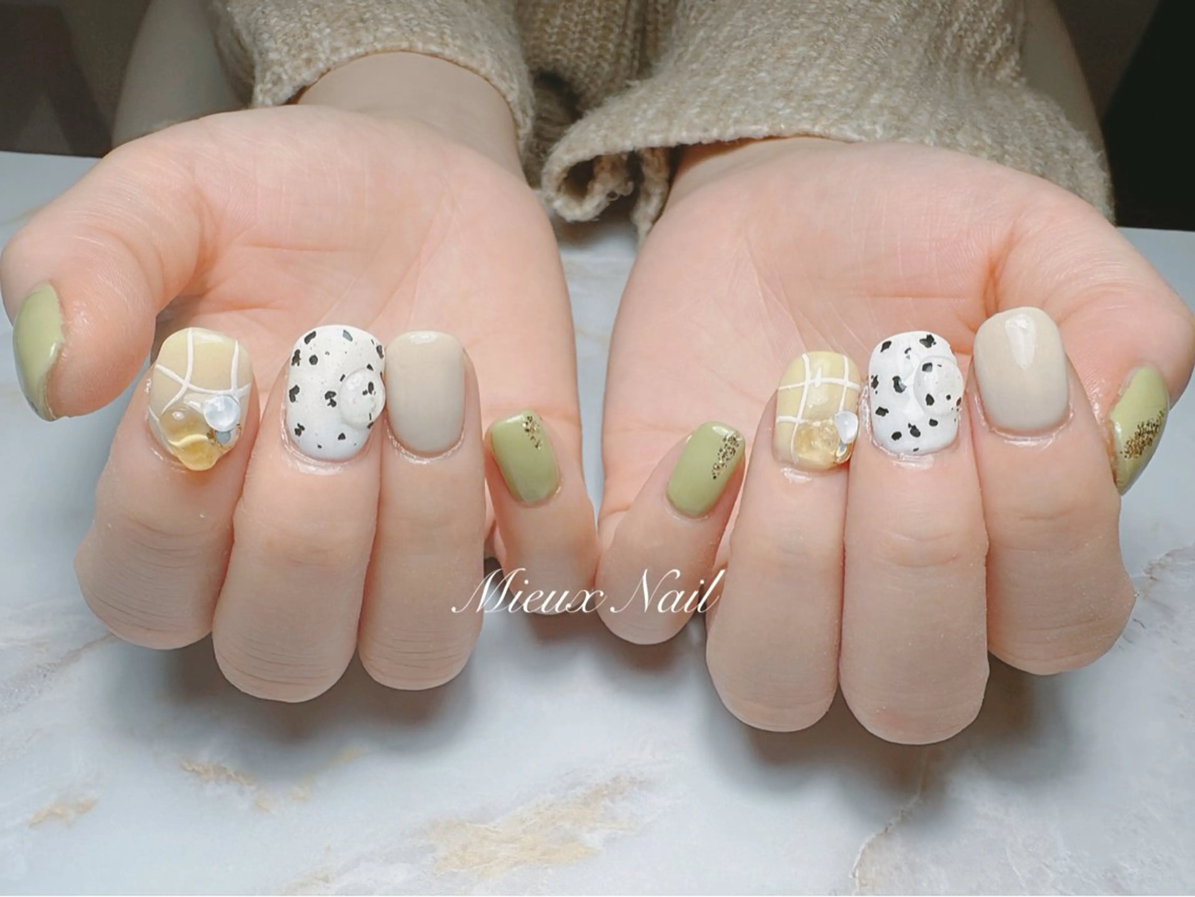 ネイル 春ネイル ハンドネイル 市川 麻衣子のネイルデザイン