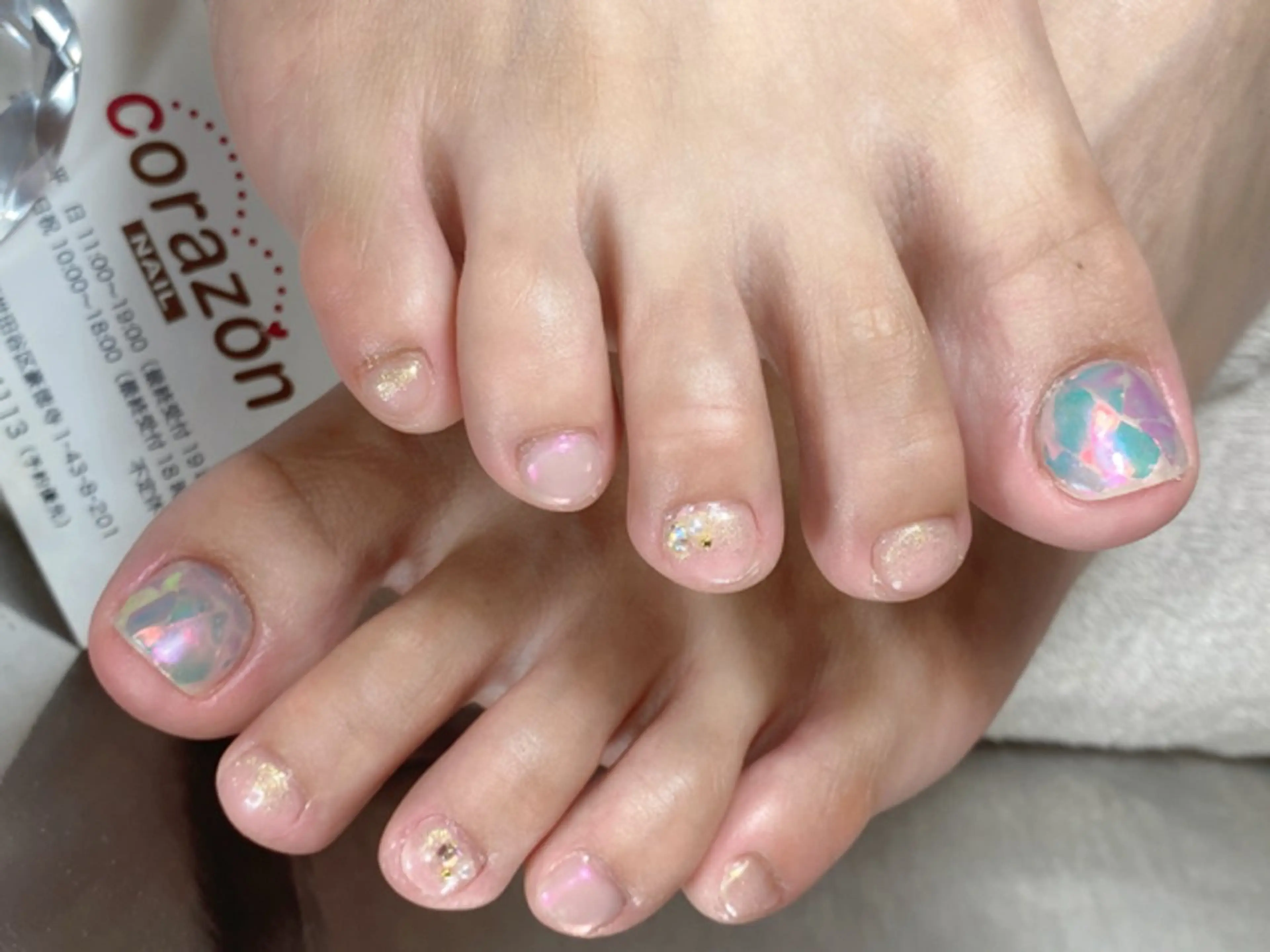 ネイル アートネイル フットネイル 氷ネイル・うるうるネイル 水色 ミラーネイル corazon所属・ネイリスト aicoのネイルデザイン