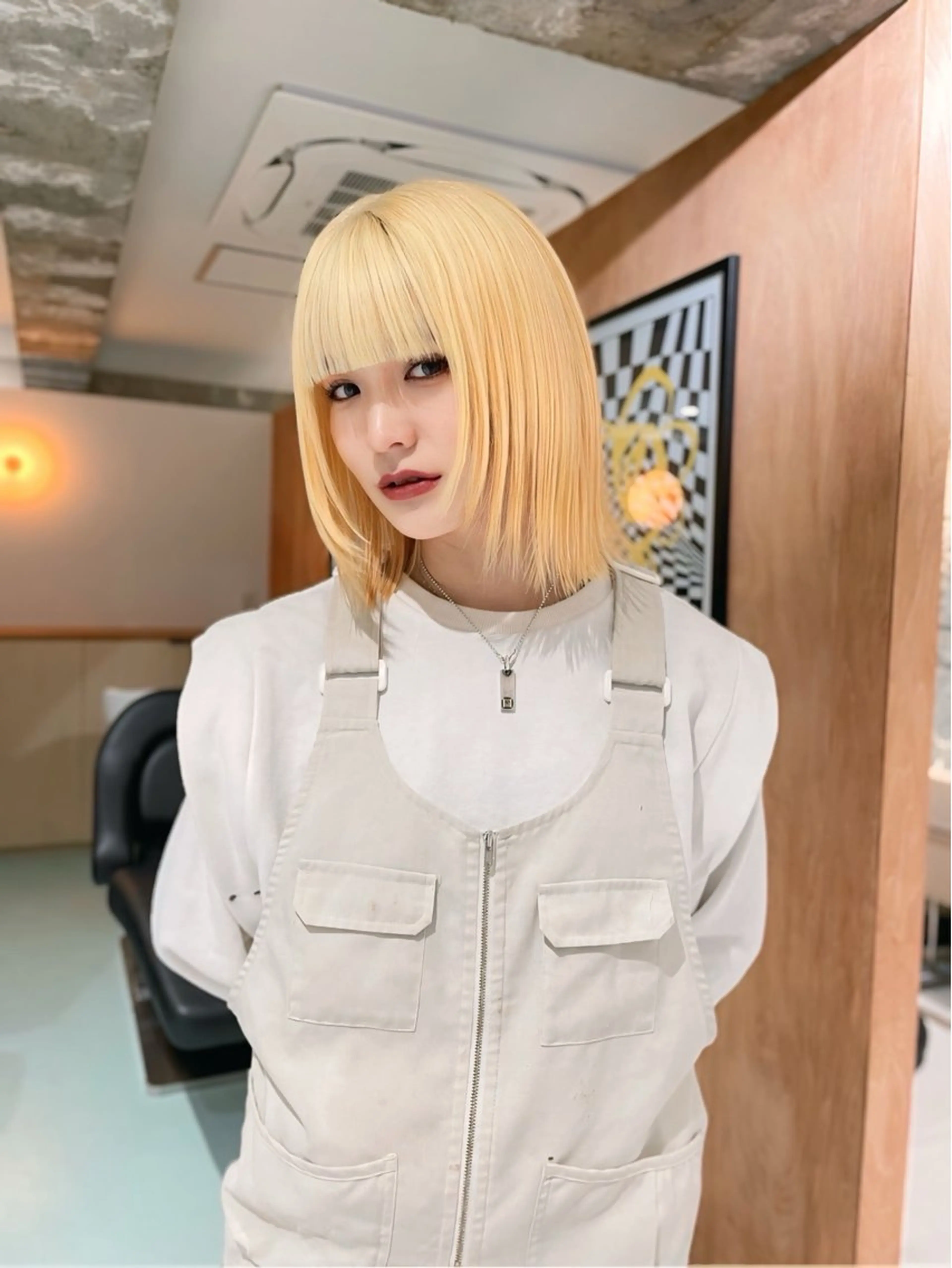 ミディアム カラー ヘアカラー トリートメント 楪 yuzuriha所属・Saaya/レイヤー /ブリーチ/ブロンドのヘアスタイル