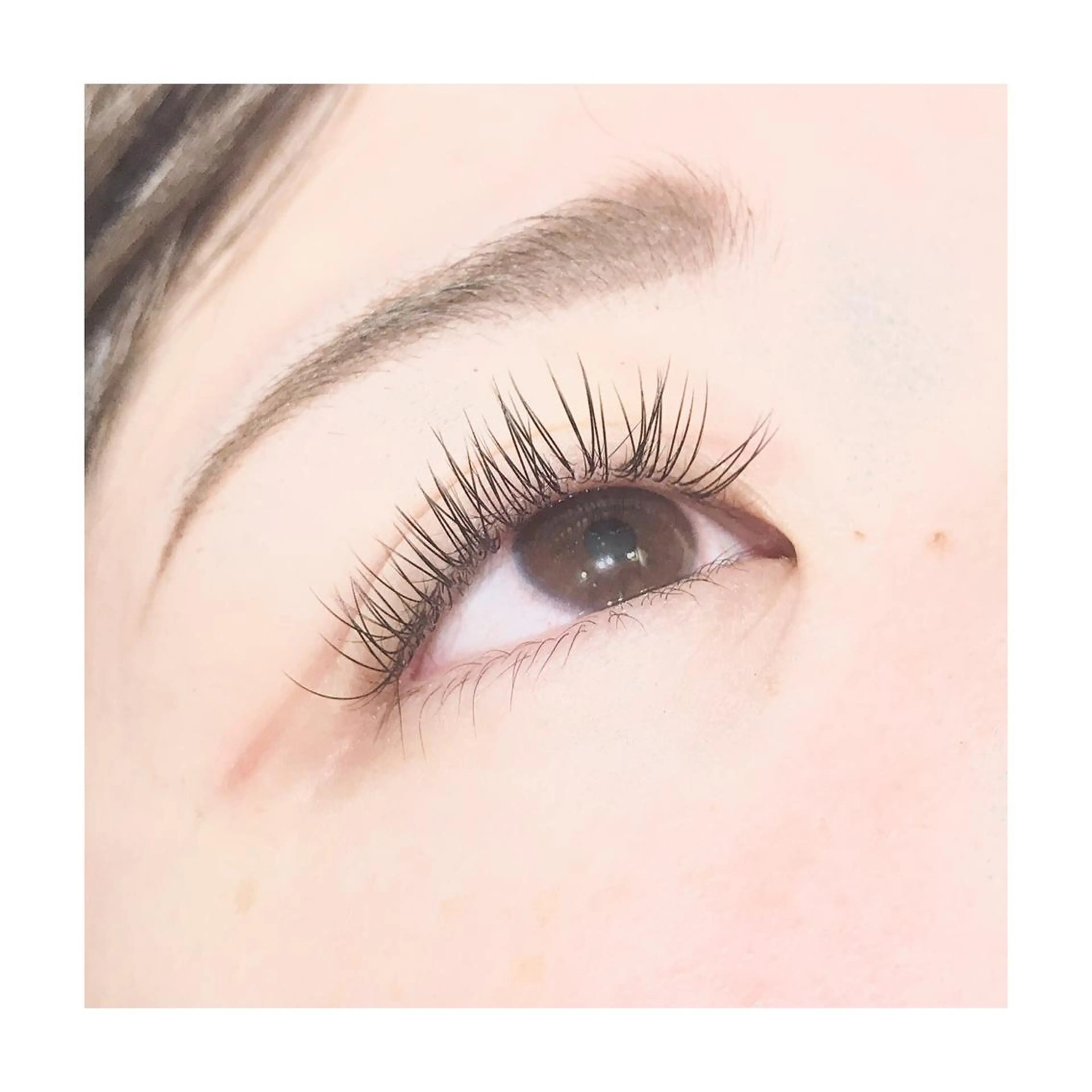 マツエク・マツパ Cカール フラットラッシュ にっくに ちひろの眉毛・アイブロウイメージ