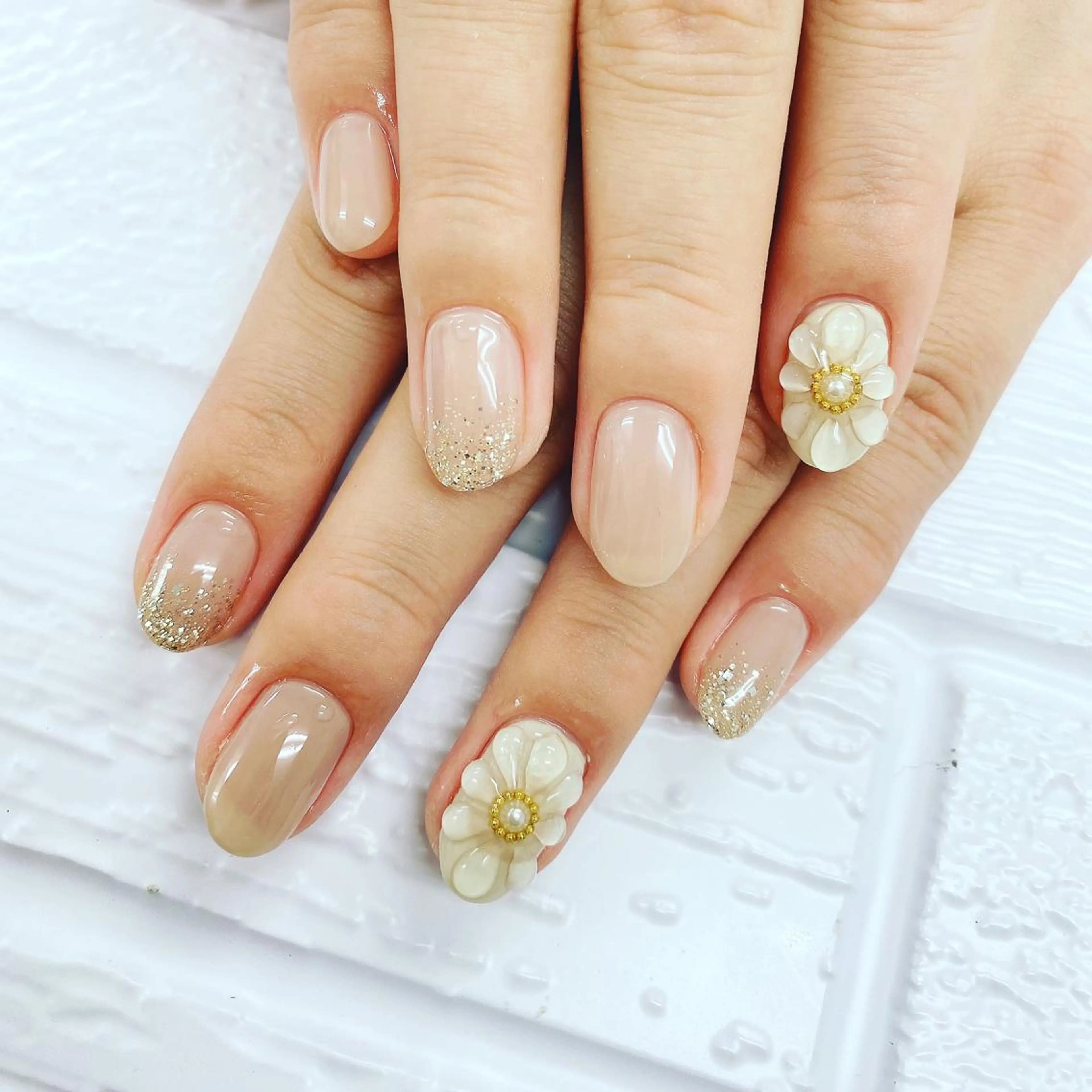 ネイル アートネイル フラワーネイル ラメ(グリッター) N._._.claw[エヌクロー]所属・N._._. clawのネイルデザイン