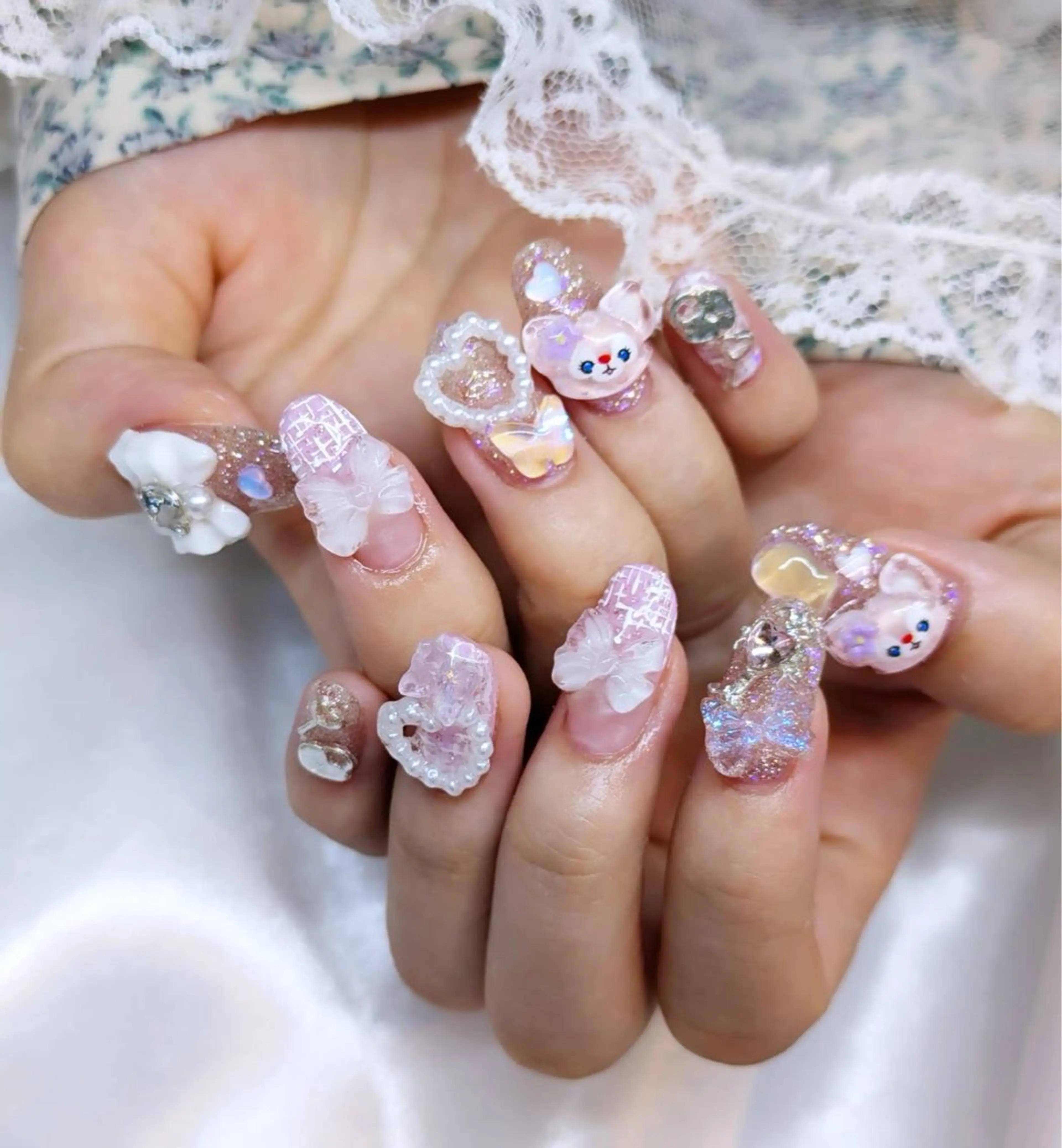 ネイル HENECY🍓 momokaのネイルデザイン