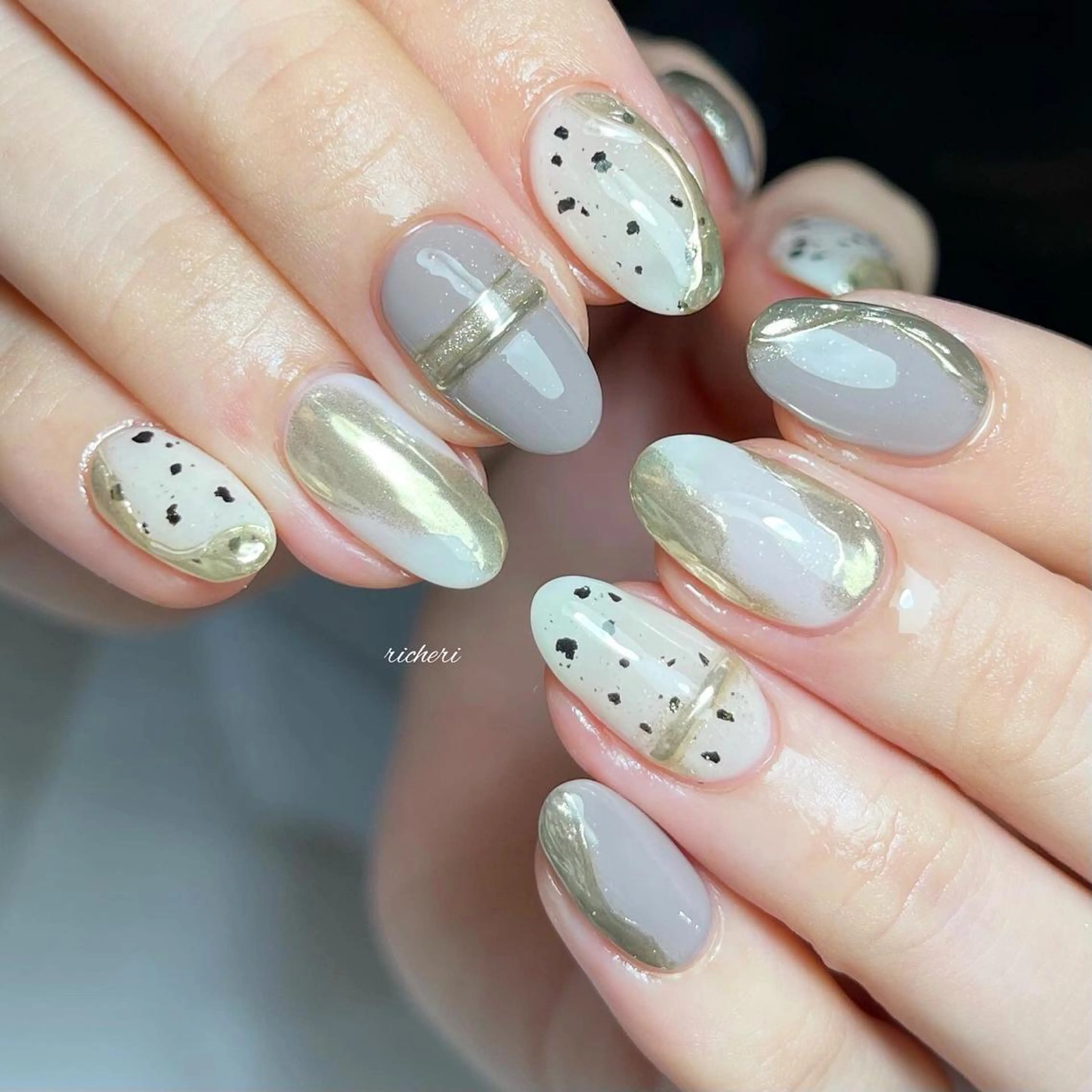 ミディアム ネイル 韓国風ヘア アートネイル フットネイル フレンチネイル ジェルネイル richeri beautyのエステ・リラクイメージ