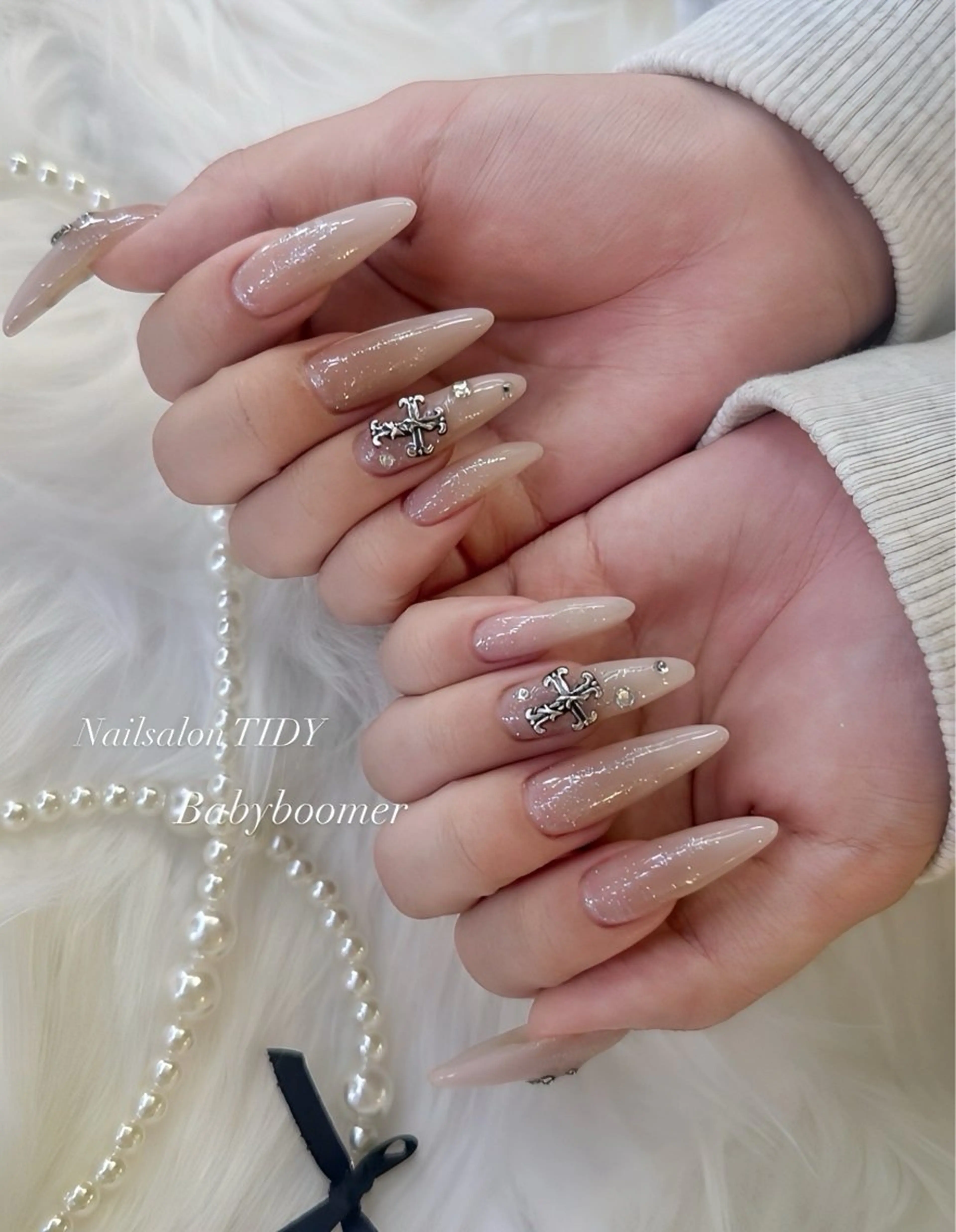 ネイル フットネイル ジェルネイル キラキラネイル 韓国ネイル マグネットネイル ハンドネイル TIDY .のネイルデザイン