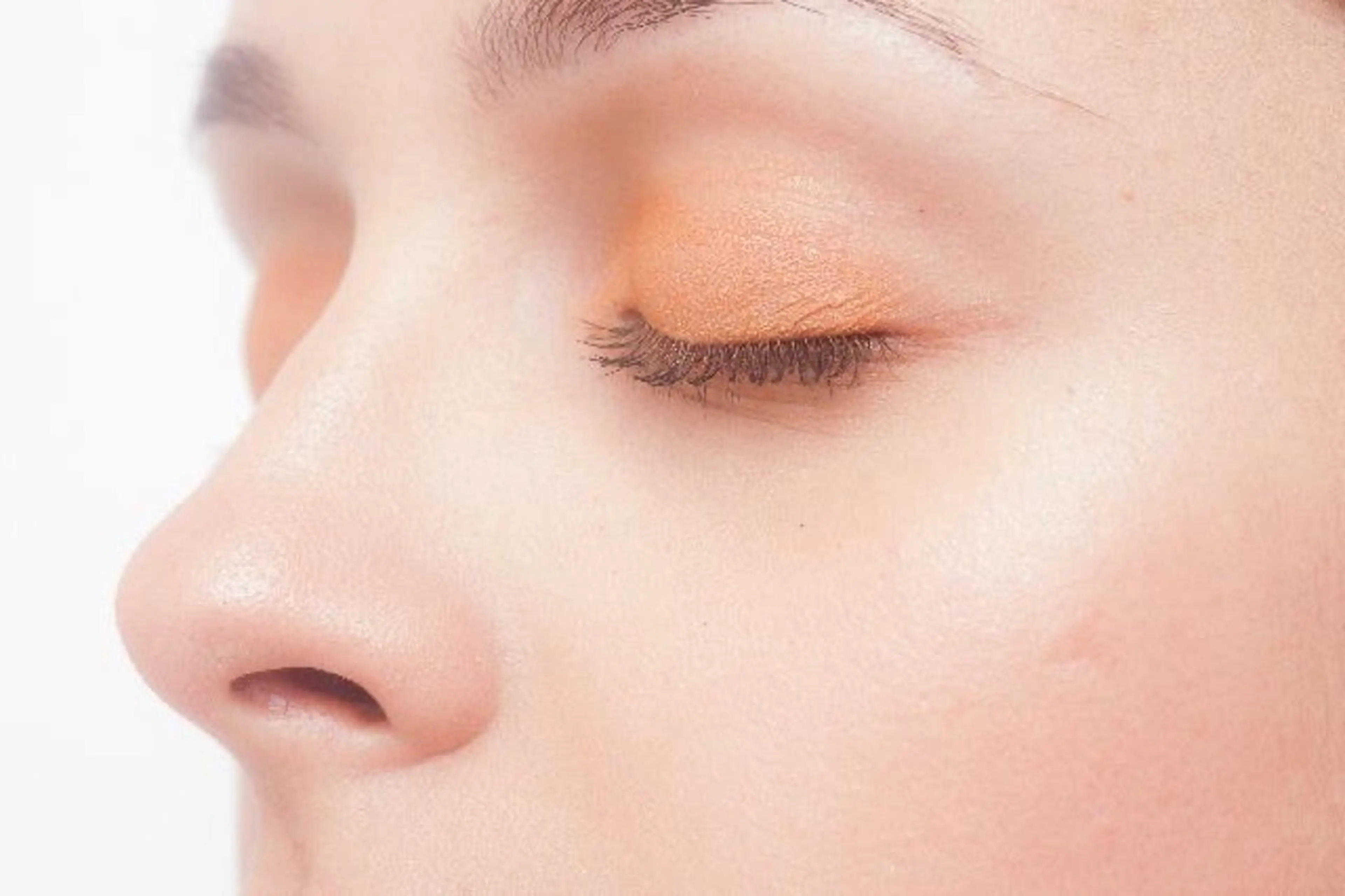 ブラジリアンワックス脱毛　【鼻毛】　¥1,100の写真