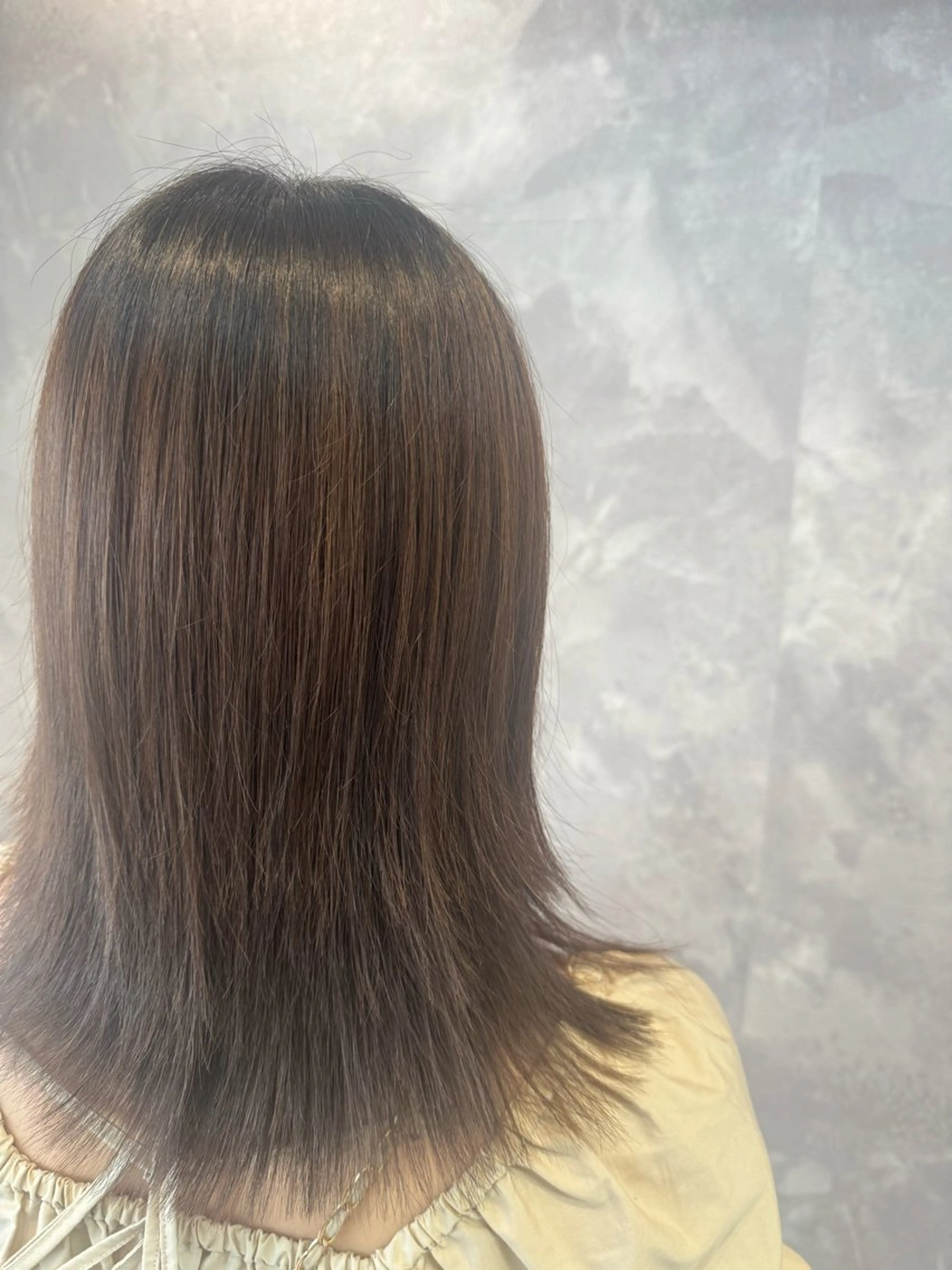 ミディアム カラー カット ヒヨシ ルナのヘアスタイル