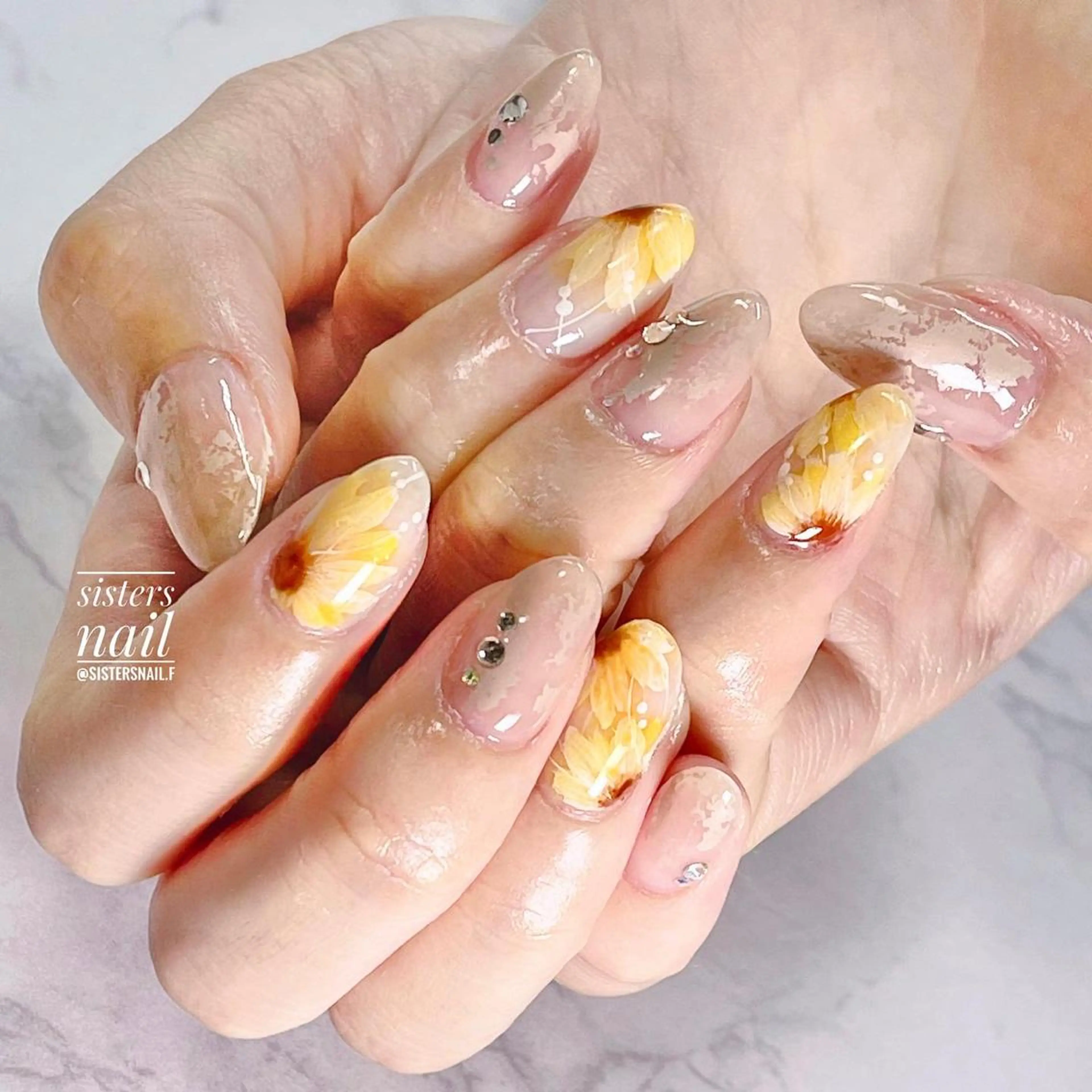 ネイル アートネイル フラワーネイル オフィスネイル 夏ネイル ワンホンネイル sisters nail.fのネイルデザイン