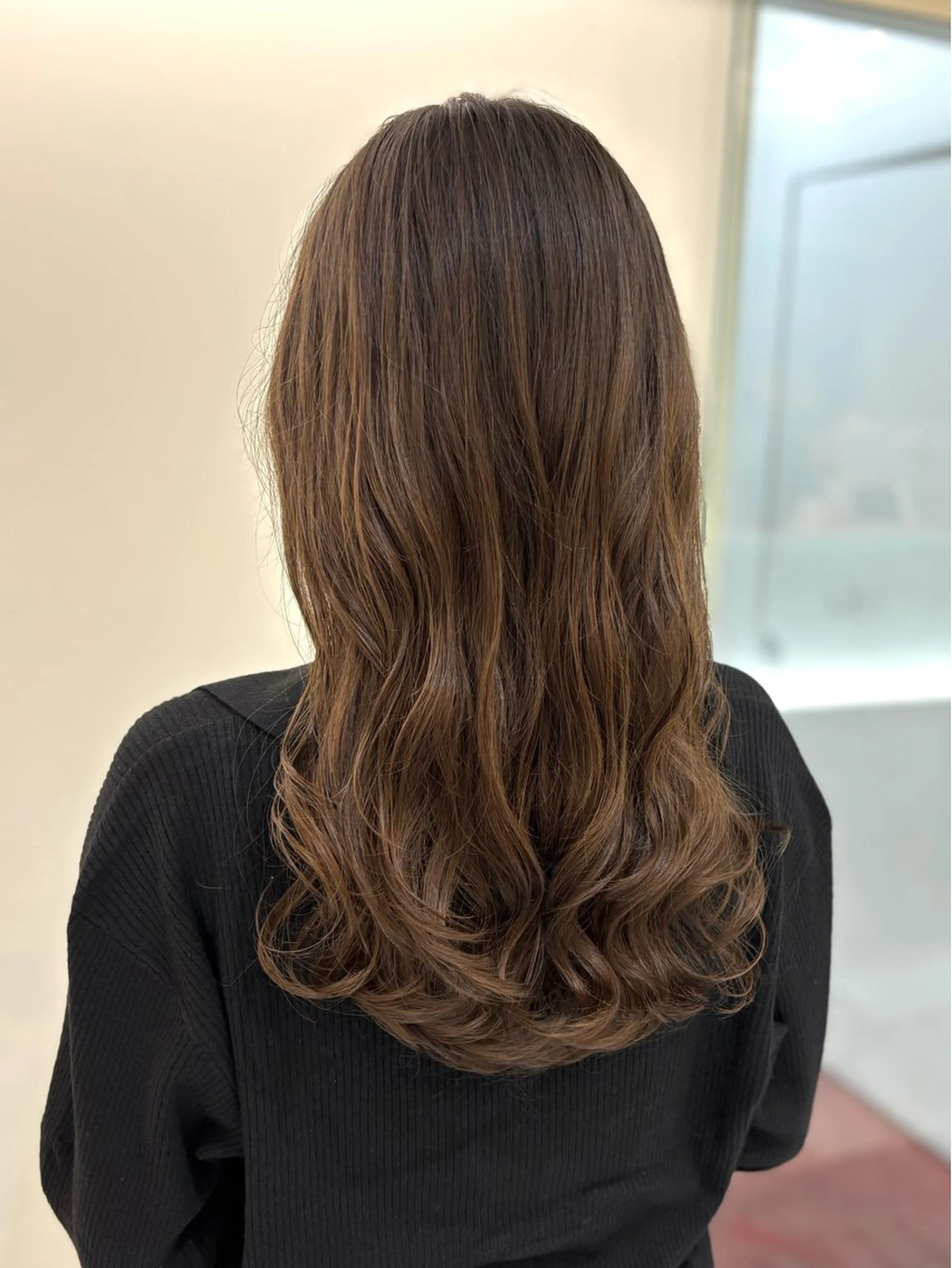 ロング パーマ 韓国風ヘア トリートメント デジタルパーマ カット パーマ トリートメント コテ巻き風パーマ 藤澤　知彌のヘアスタイル