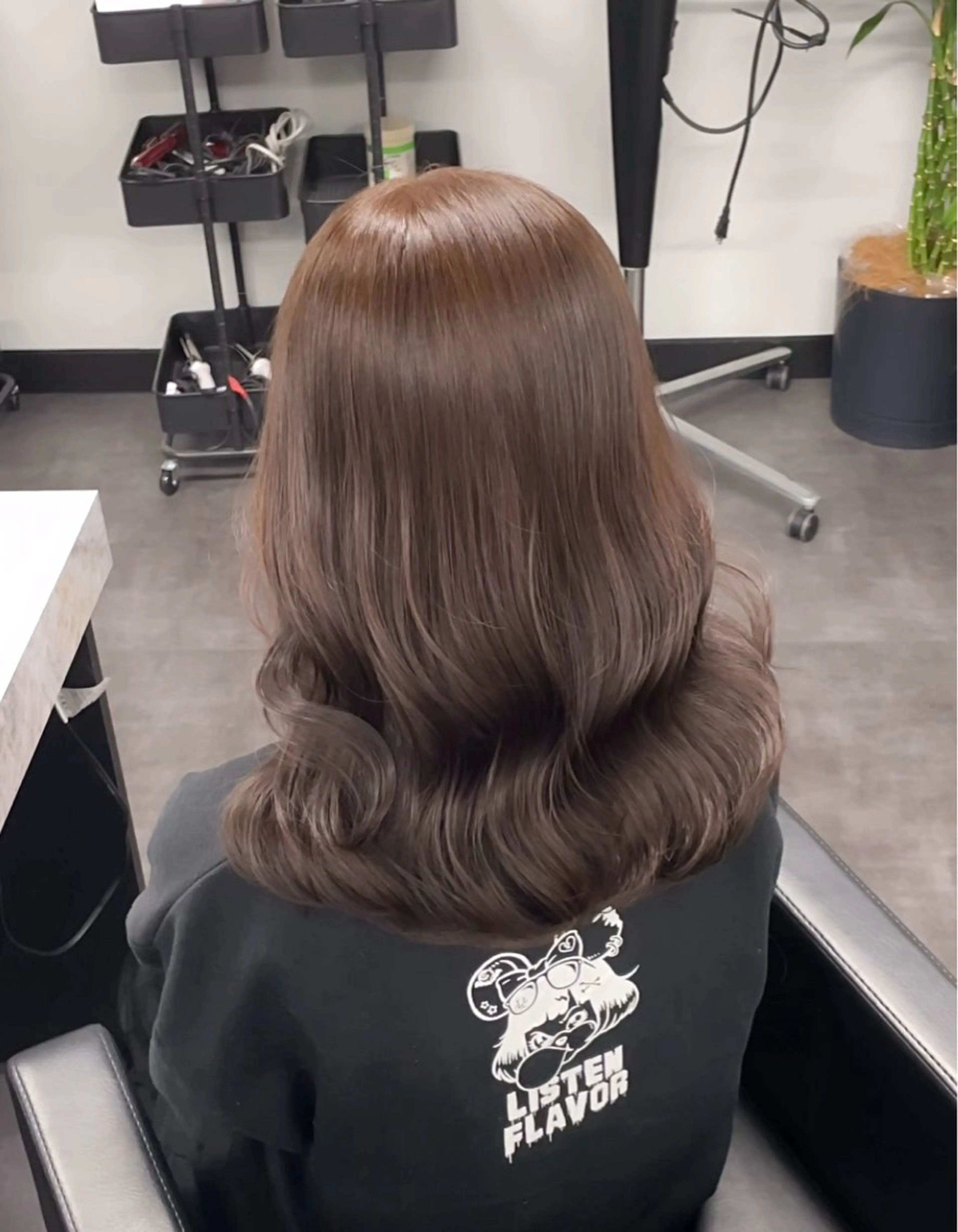 セミロング カラー ベージュカラー ブリーチ ブリーチなしカラー カット ヘアカラー 黒田 優里 🎀🫧のヘアスタイル