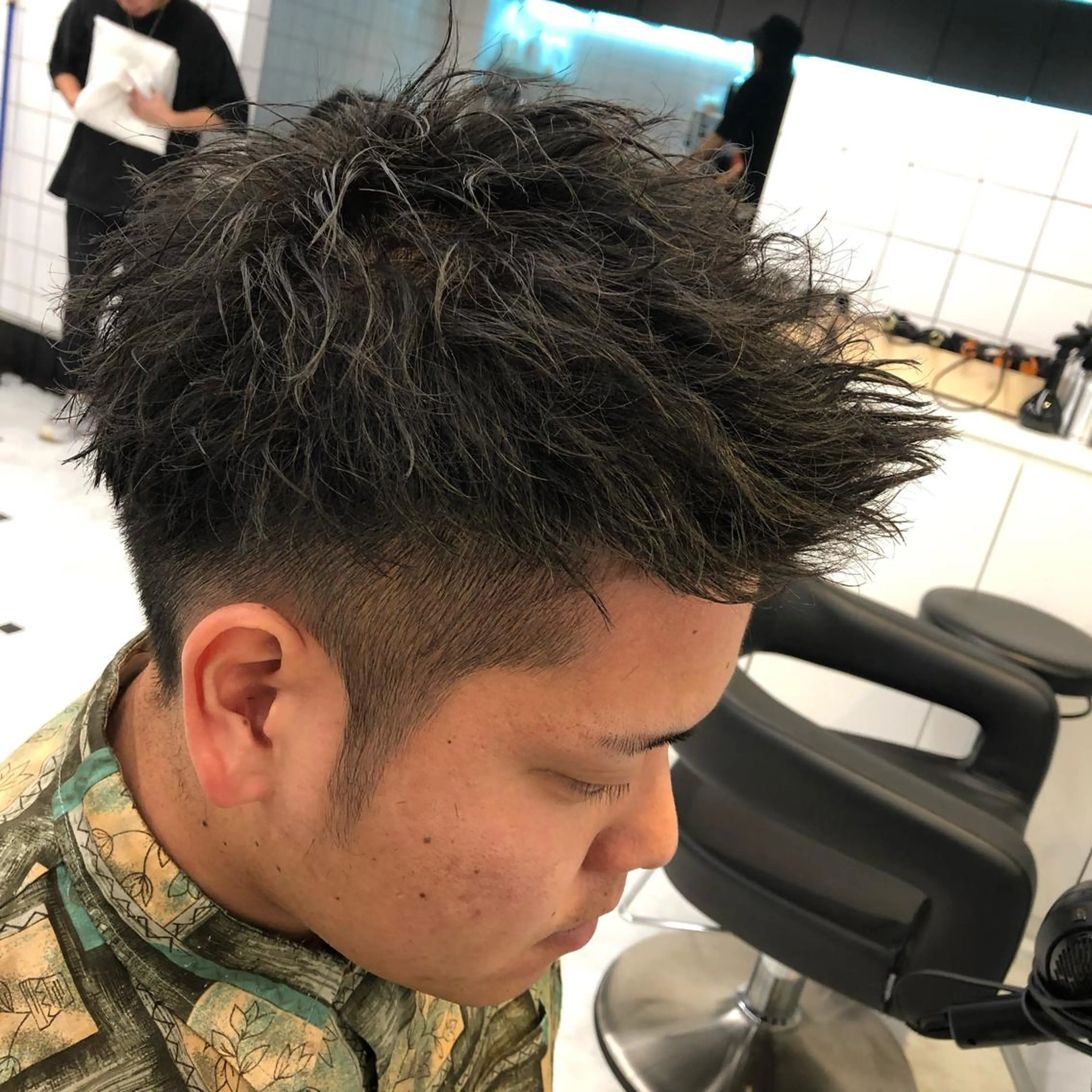 ショート カラー パーマ メンズ ショートヘア カット トリートメント ヘッドスパ ヘアセット ベージュグレージュ 💕しゅーじ💕のヘアスタイル