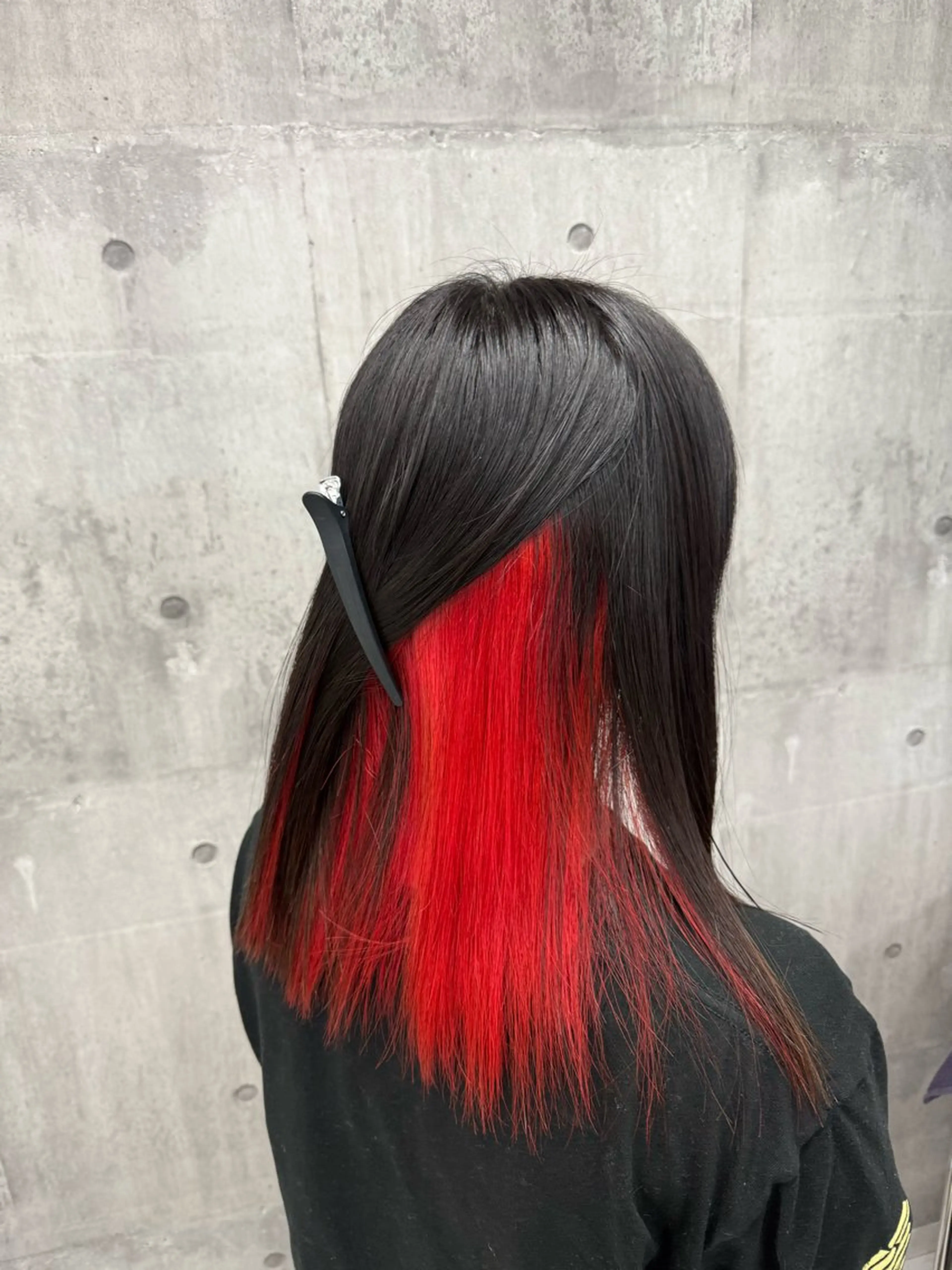 セミロング カラー メンズ メンズバレイヤージュ メンズブリーチ メンズハイライト メンズハイトーン メンズインナーカラー ヘアカラー トリートメント ☁️かずき☁️青.紫 推し活カラー💫のヘアスタイル