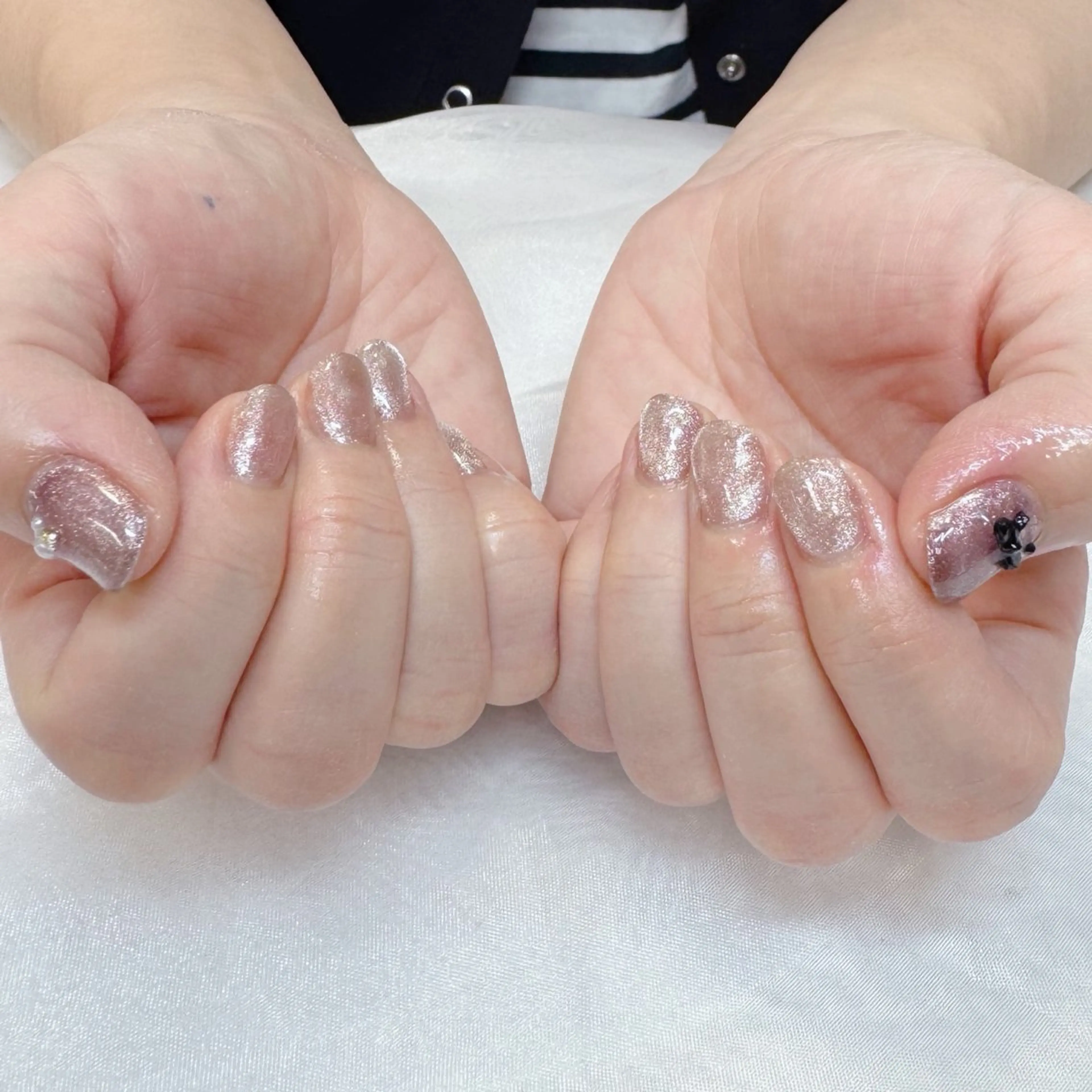 ネイル キラキラネイル マグネットネイル リボン maruyasu. yのネイルデザイン