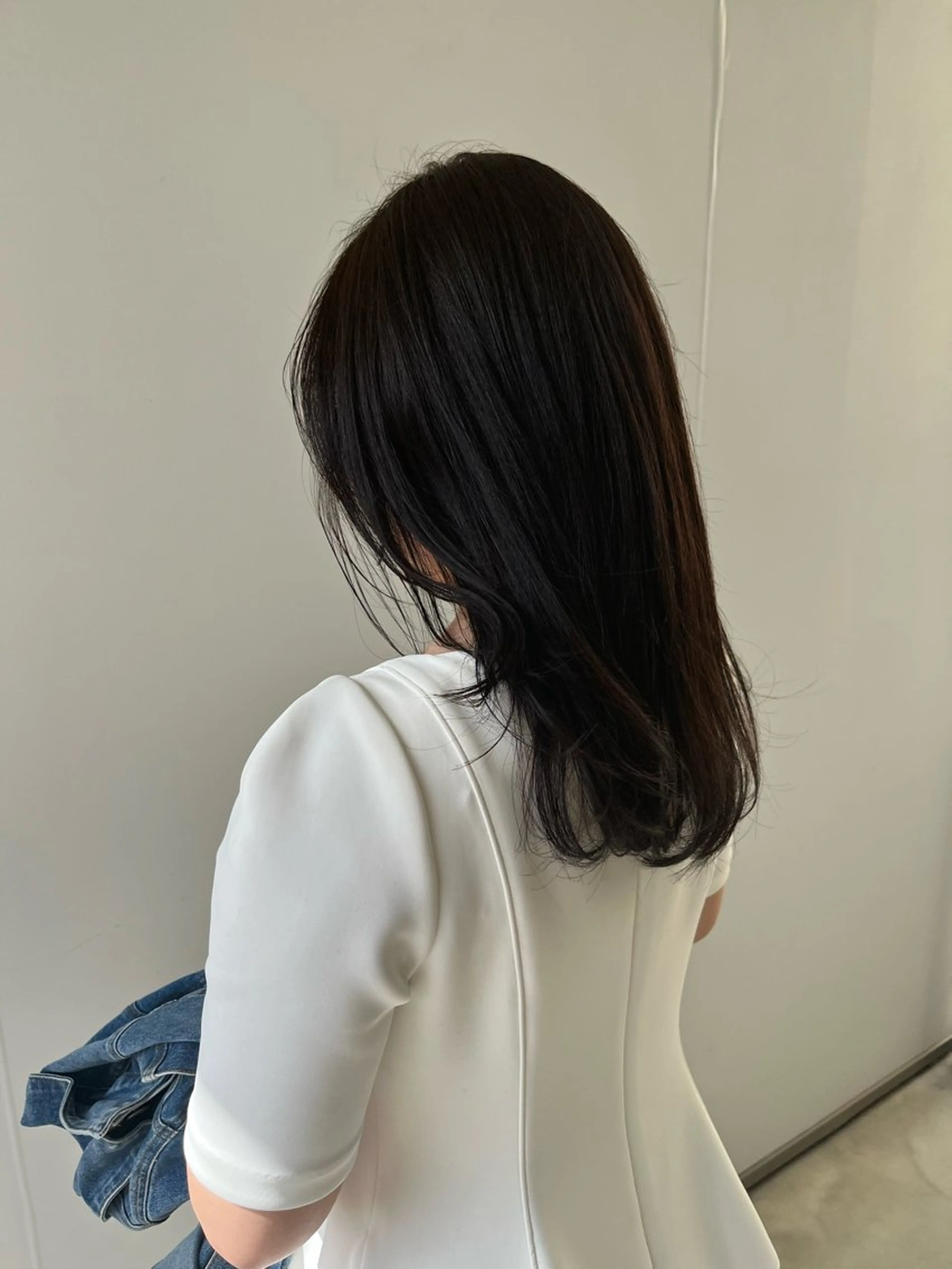 ミディアム 松本 茜のヘアスタイル