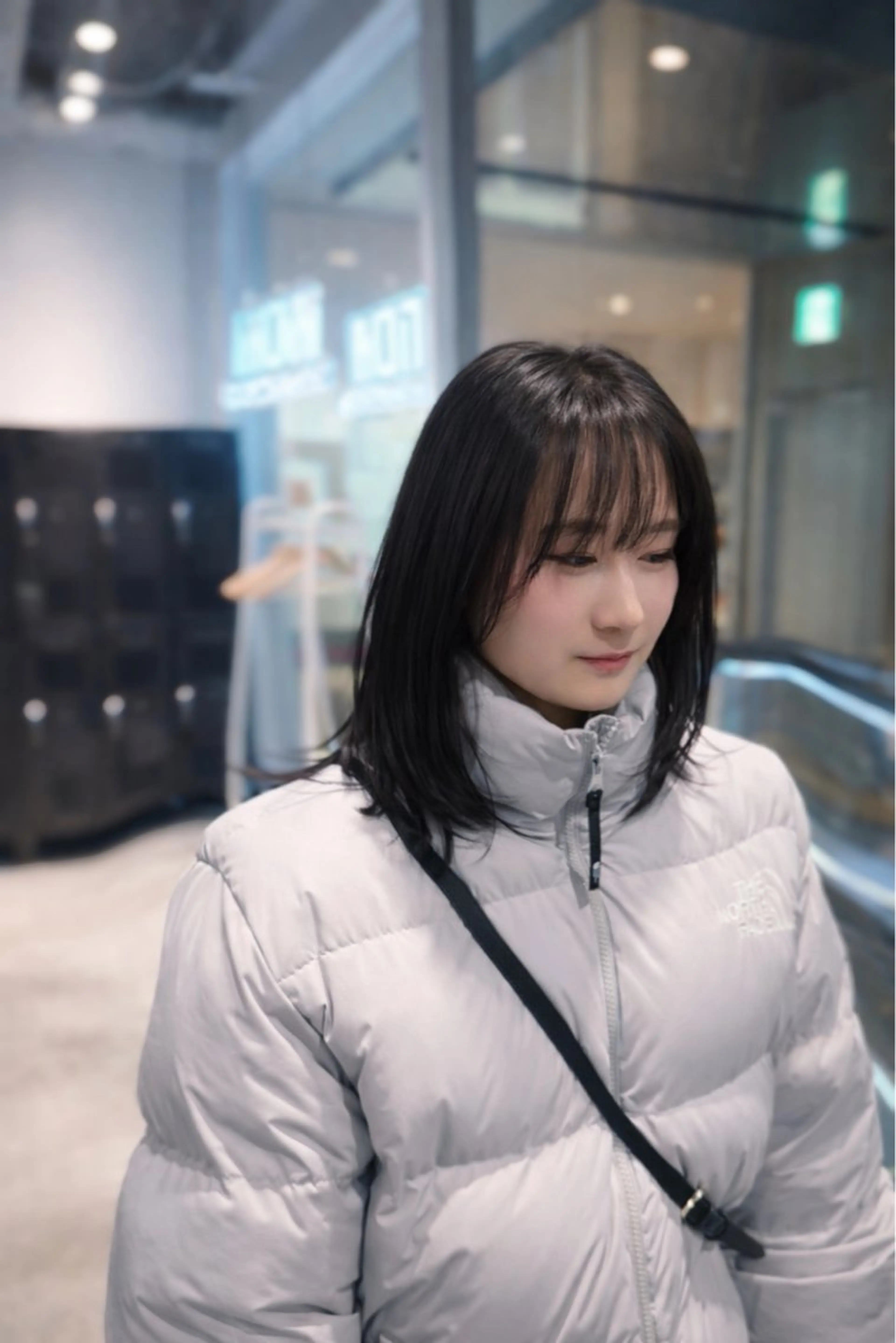 ミディアム 韓国風レイヤー/ 艶カラー竹内貫のヘアスタイル