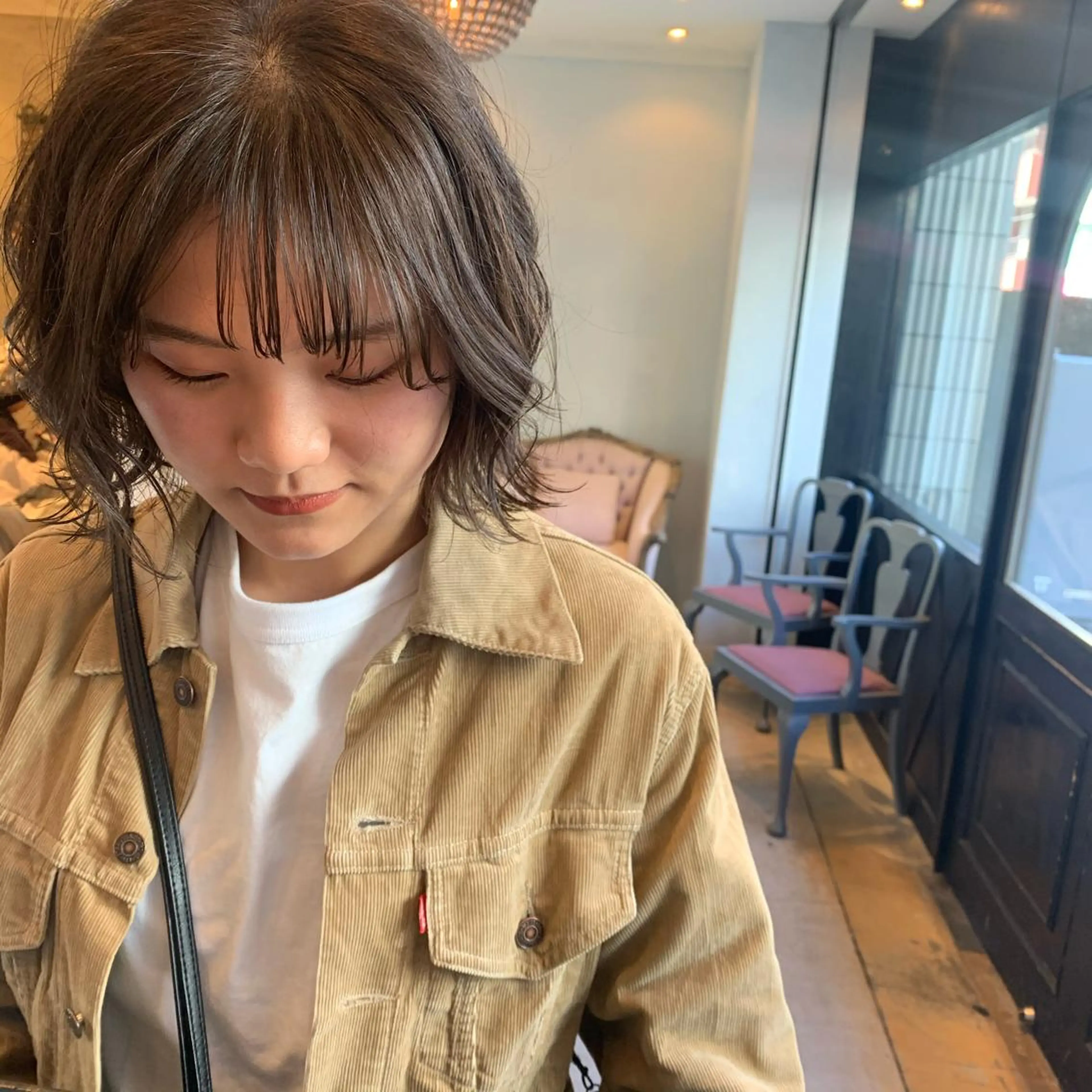 ミディアム カラー SAKINO． ベージュカラーのヘアスタイル