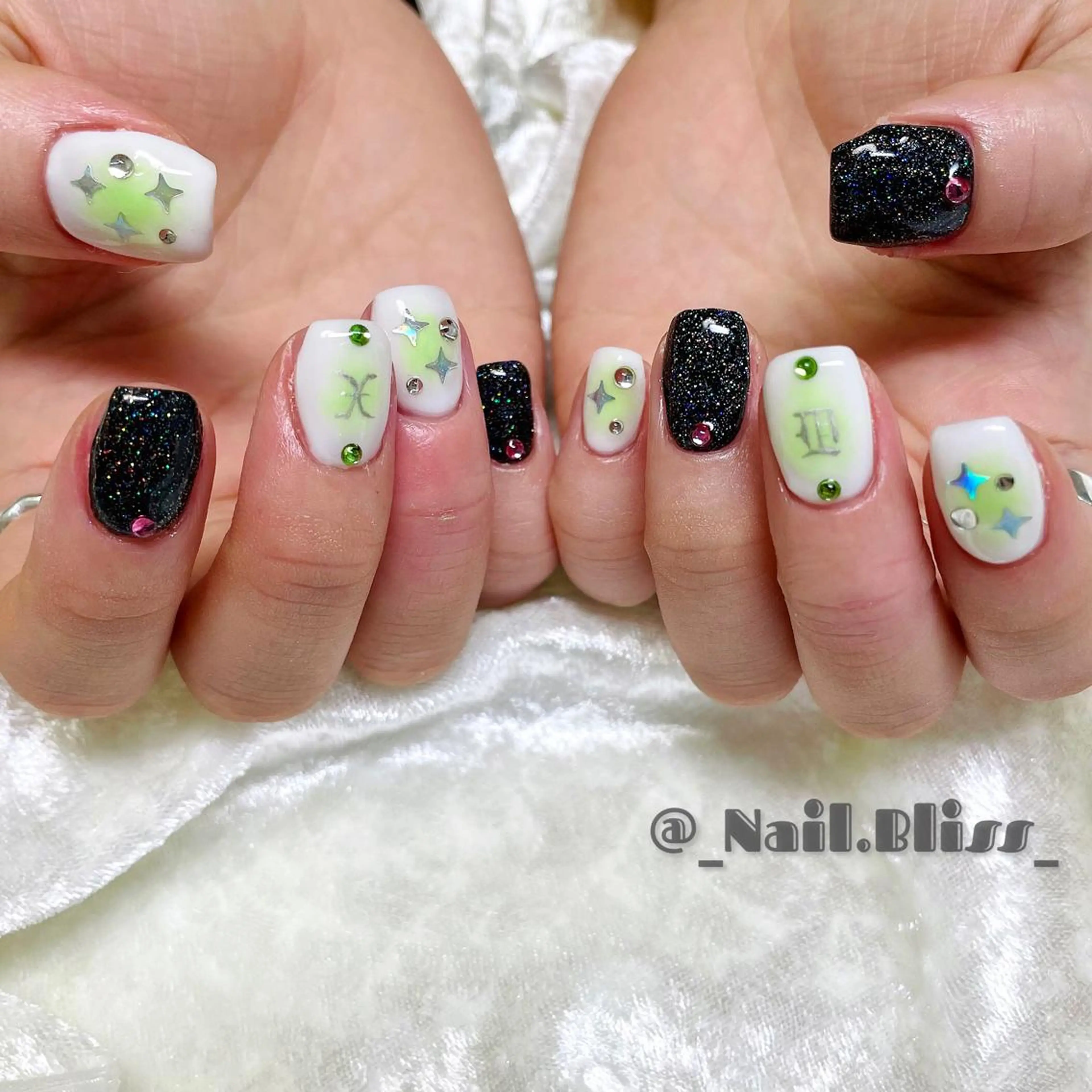 ネイル グリーン ハンドネイル NAIL BLISSのネイルデザイン