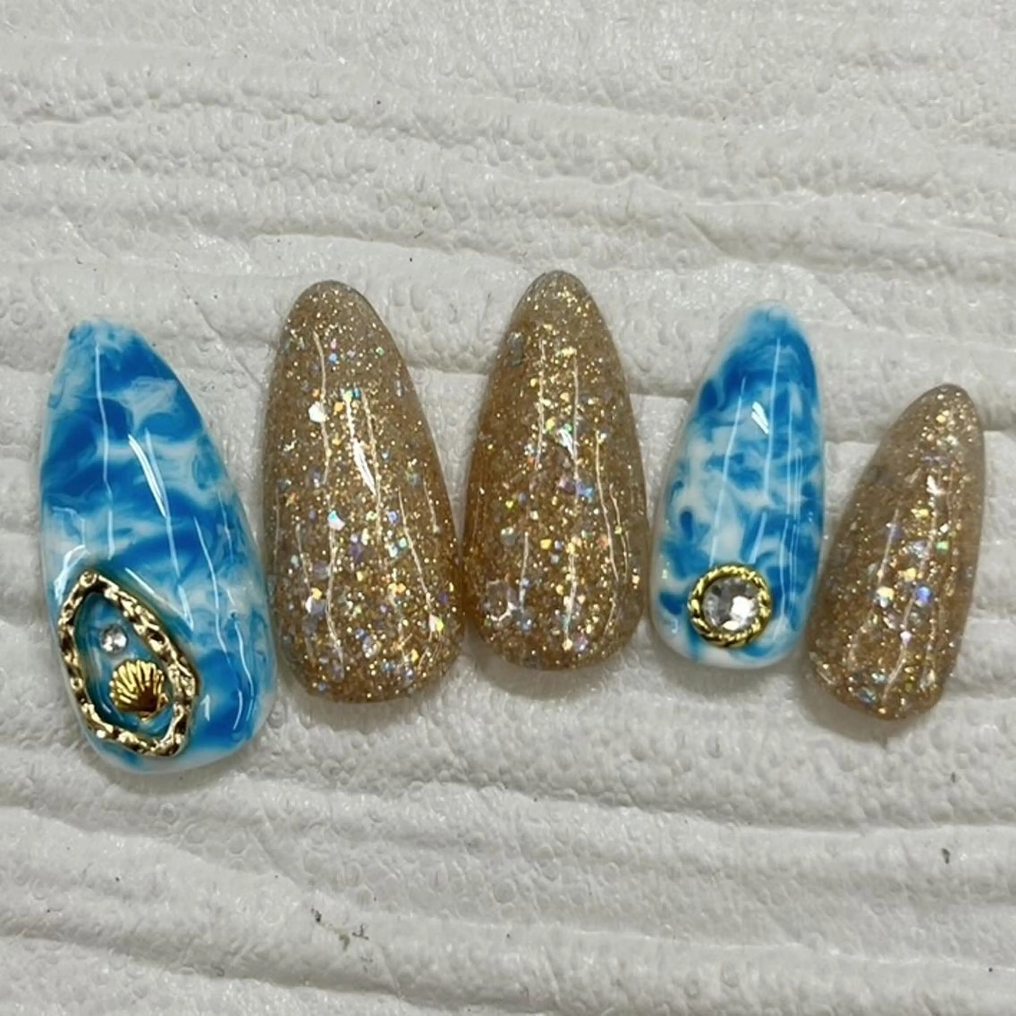 ネイル Nail salon Honey Beeのネイルデザイン