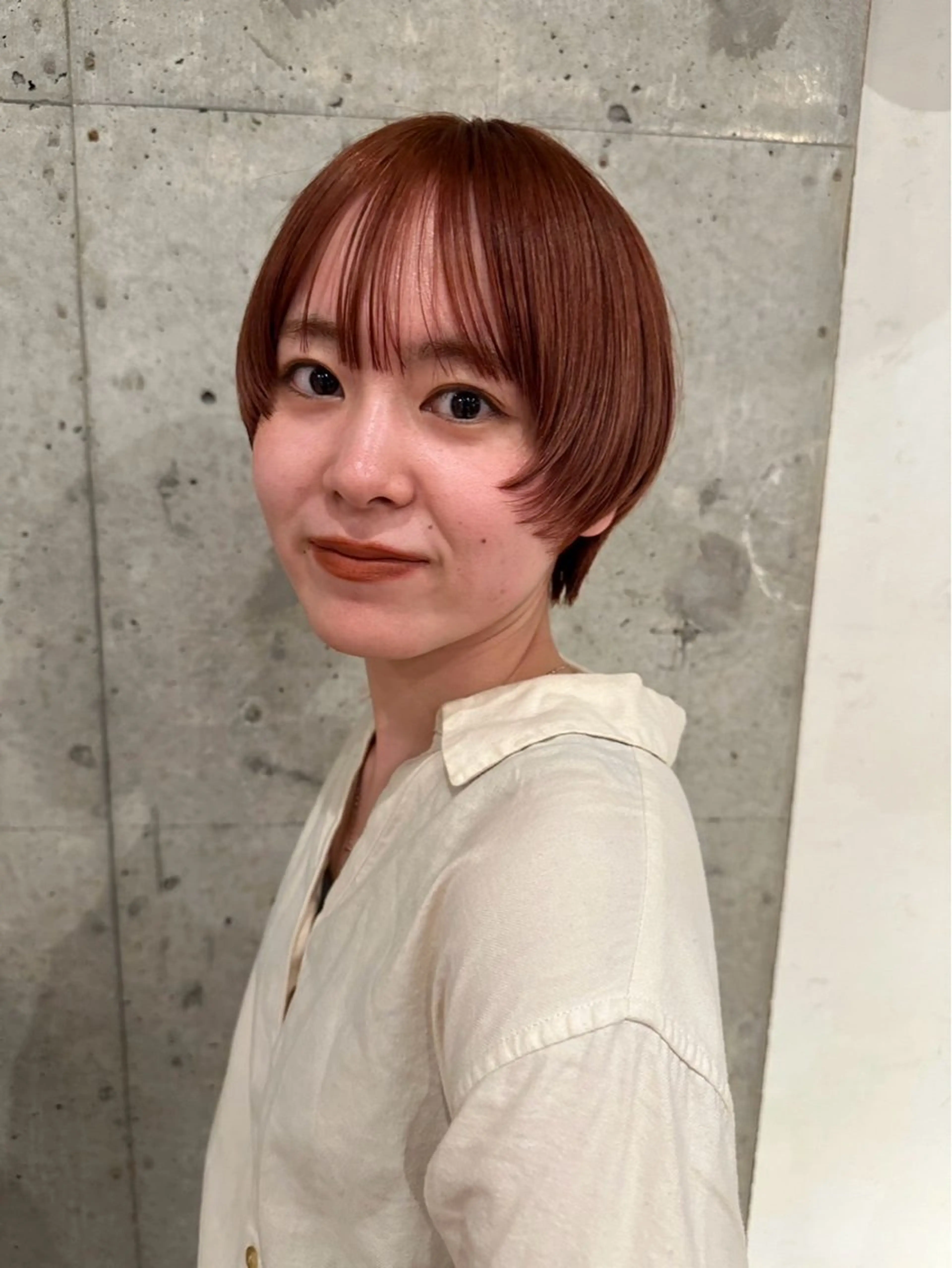 ショート カラー 阿久津真衣 似合わせカットのヘアスタイル