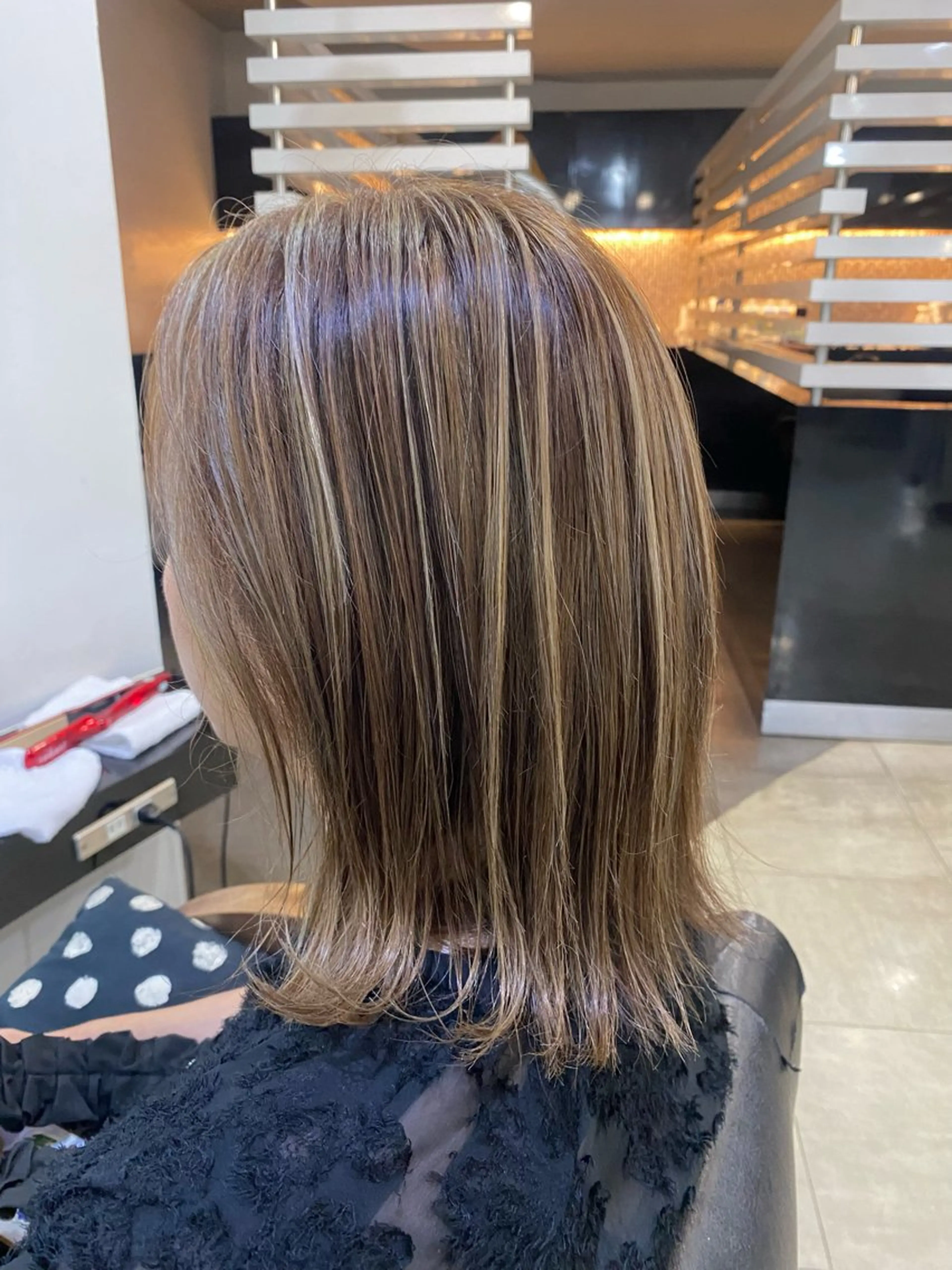 ミディアム カラー ヘアアレンジ ハイライトカラー ハイライト DISCOHAIRsanc（ルジャルダン町田）所属・烏山 達也のヘアスタイル