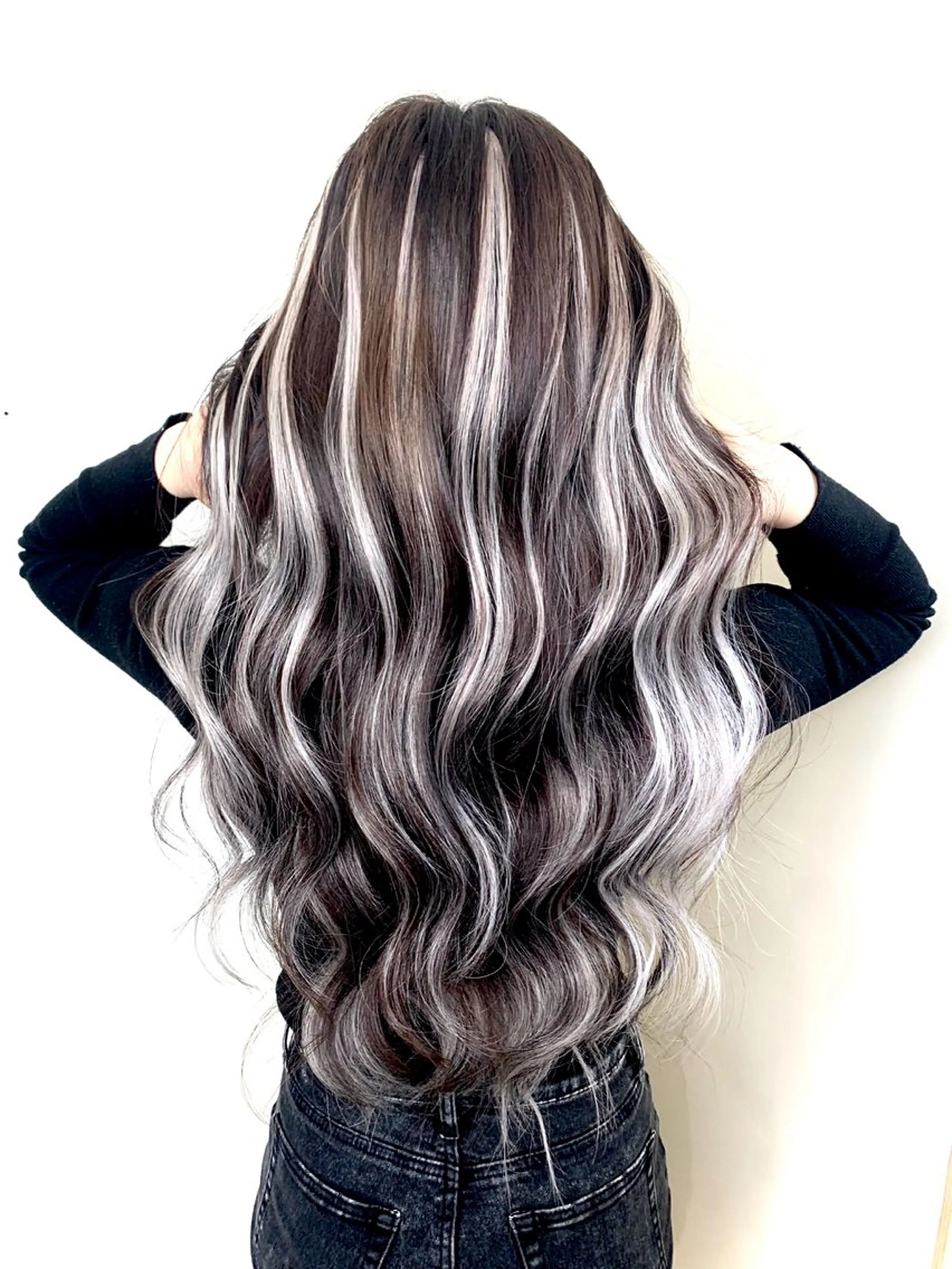 ロング ヘアカラー エクステ KR2S マネージャーのヘアスタイル