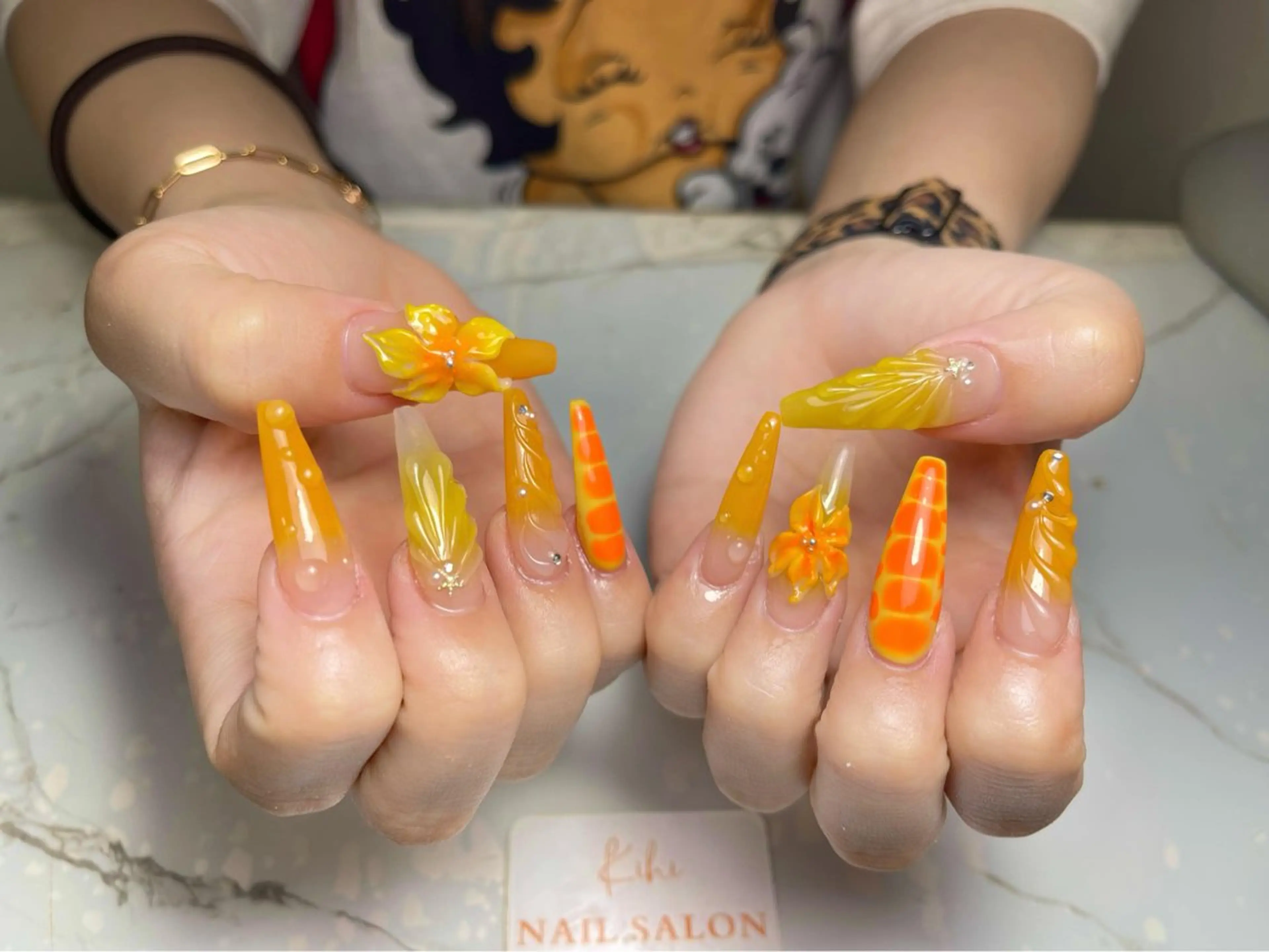 ネイル アートネイル フレンチネイル ジェルネイル グラデーション 韓国ネイル ハンドネイル 💕鈴木ユリ パラジェル/オフ無料のネイルデザイン