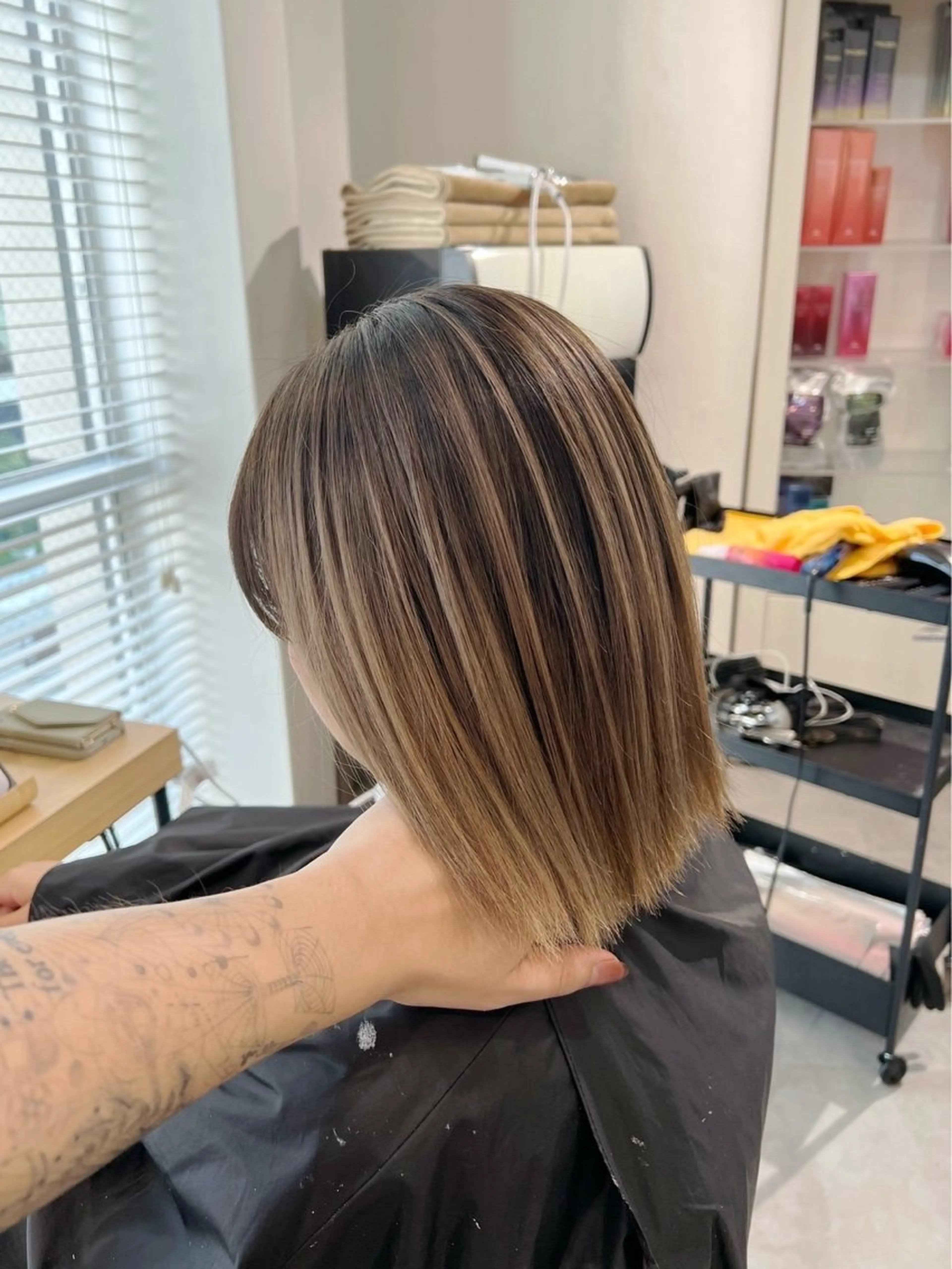 ショート カラー バレイヤージュ ベージュカラー レイヤーカット ヘアカラー トリートメント ROBIN所属・指名数No.1 /NAOYAのヘアスタイル