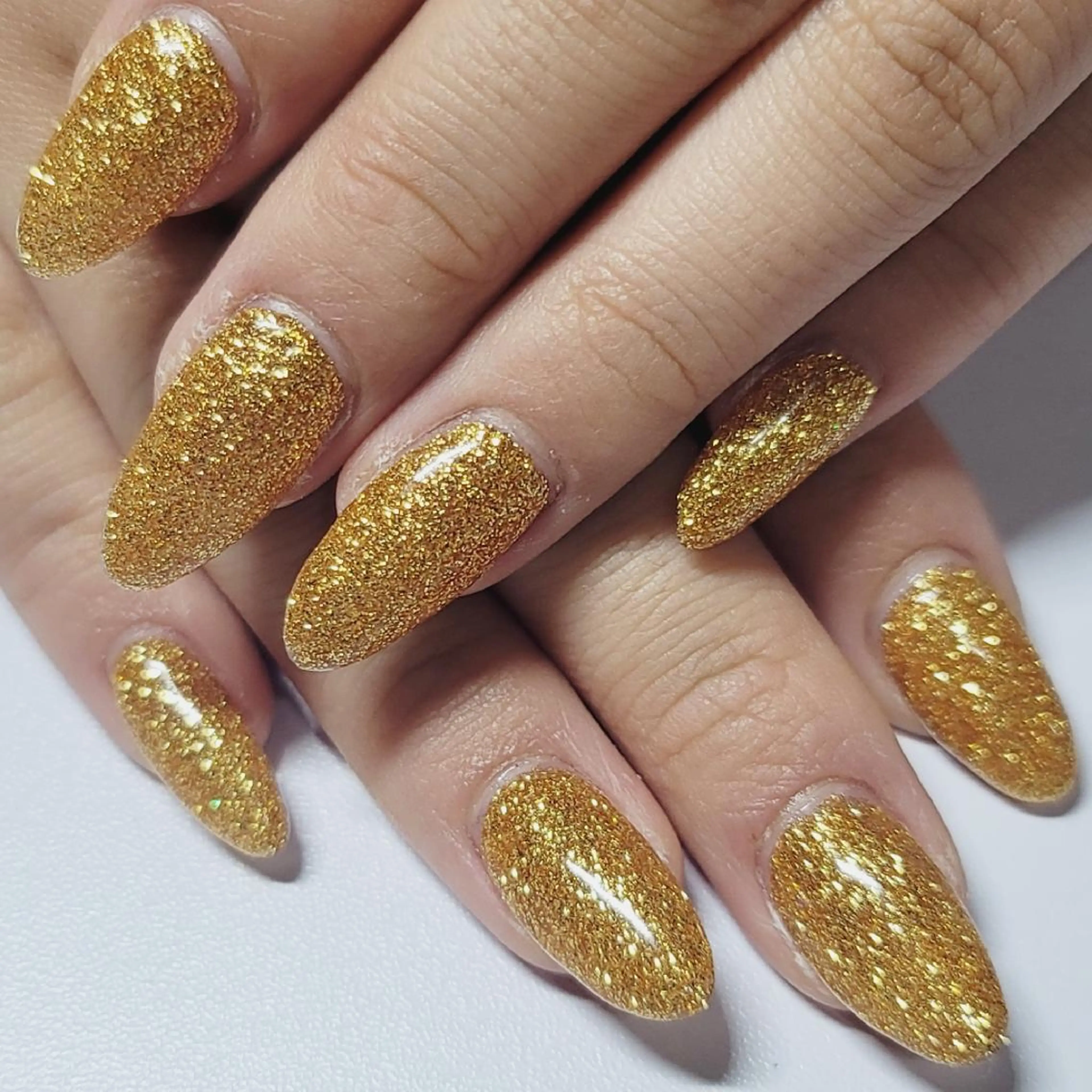 ネイル ゴールド ラメ(グリッター) ワンカラーネイル 冬ネイル クリスマス ハンドネイル よしだ ひろきのネイルデザイン