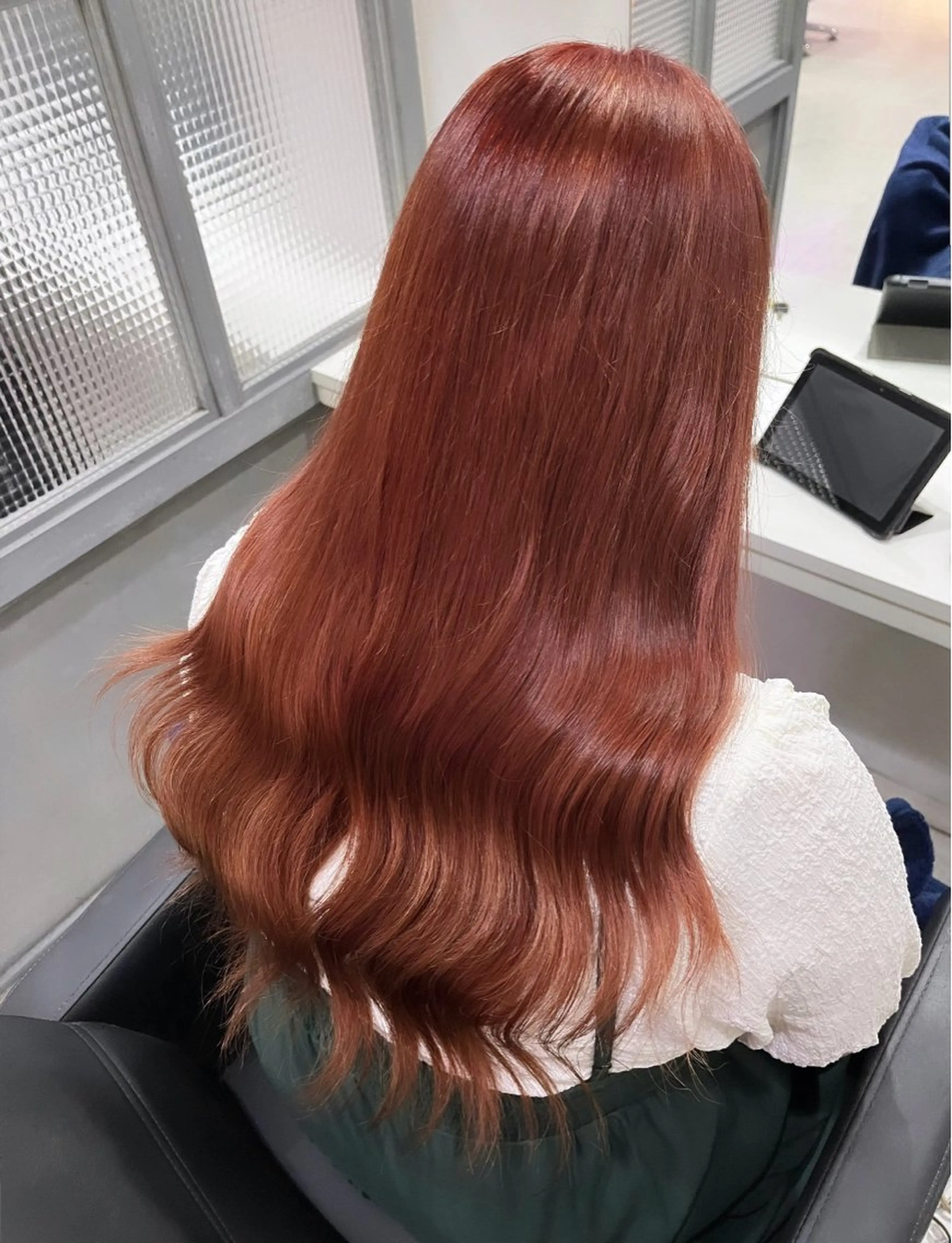 ロング カラー ヘアカラー トリートメント 🦋REISA🦋 エクステ×ハイトーンのヘアスタイル