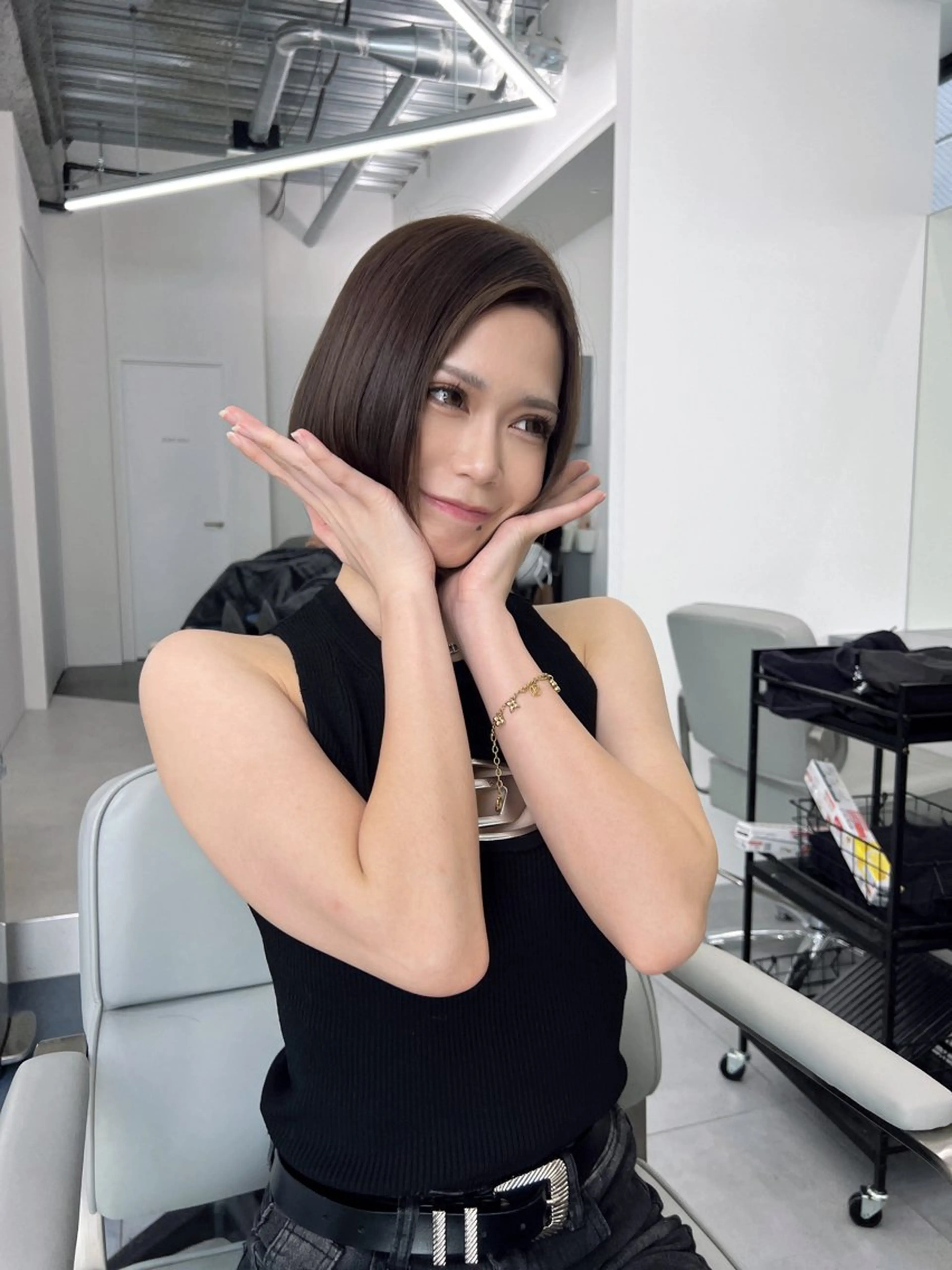 ミディアム カット ヘアカラー トリートメント 韓国/顔周り/透明感 /レイヤー/ひなたのヘアスタイル