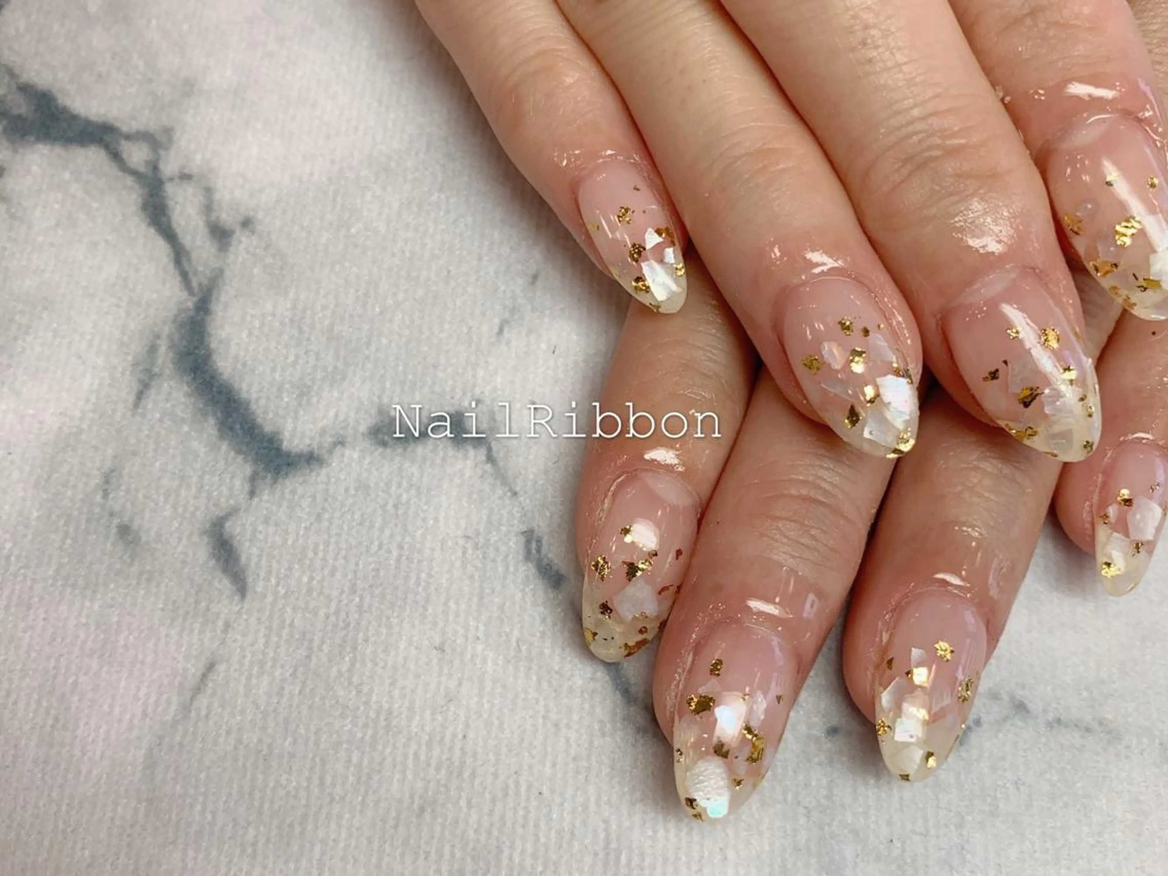 ネイル ネイルリボン 受付スタッフのネイルデザイン