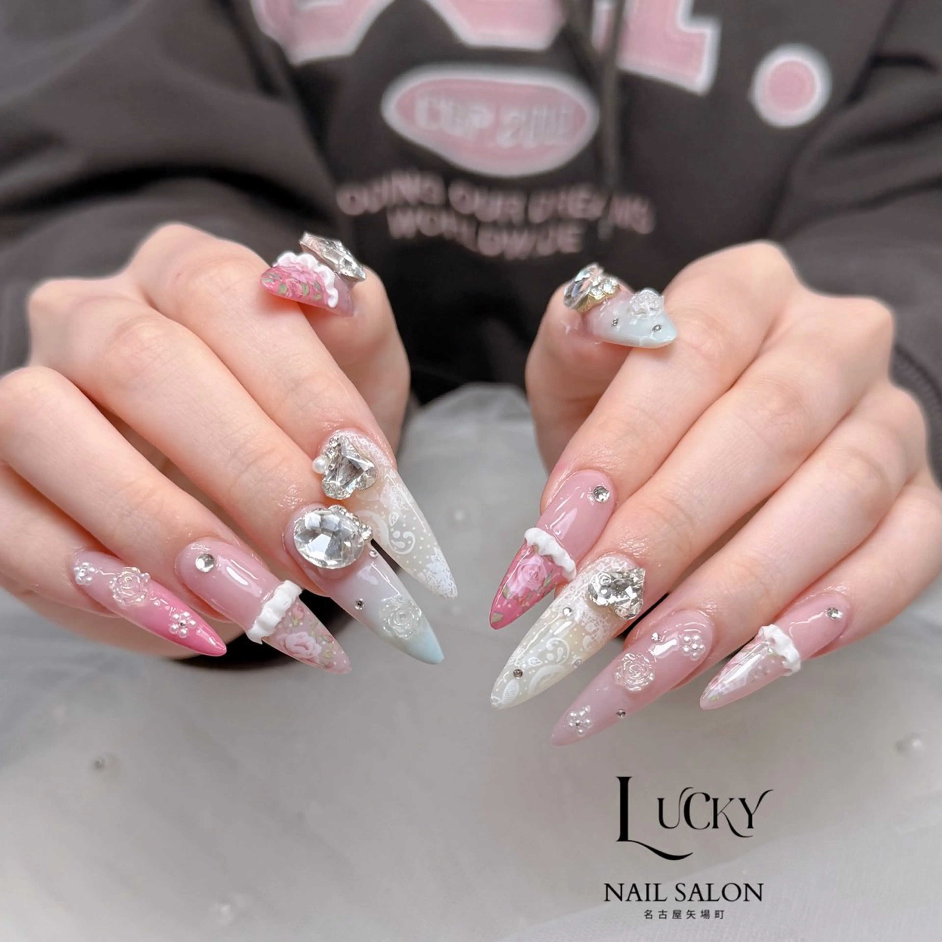 ネイル 長さ出し フットネイル ジェルネイル 韓国ネイル マグネットネイル ハンドネイル Lucky Nail Salonのネイルデザイン