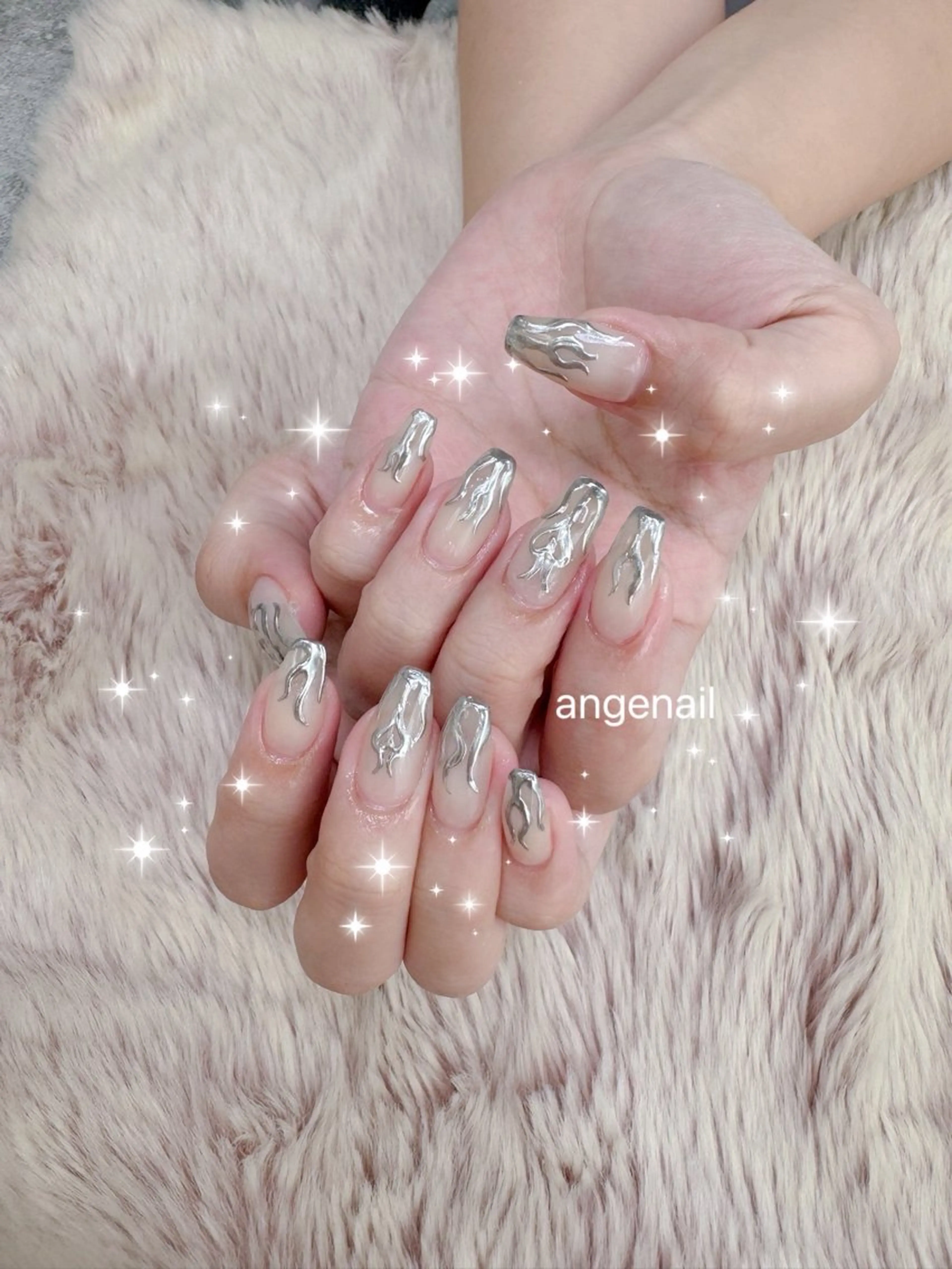 ネイル ハンドネイル オーナーネイリスト MAKIのネイルデザイン