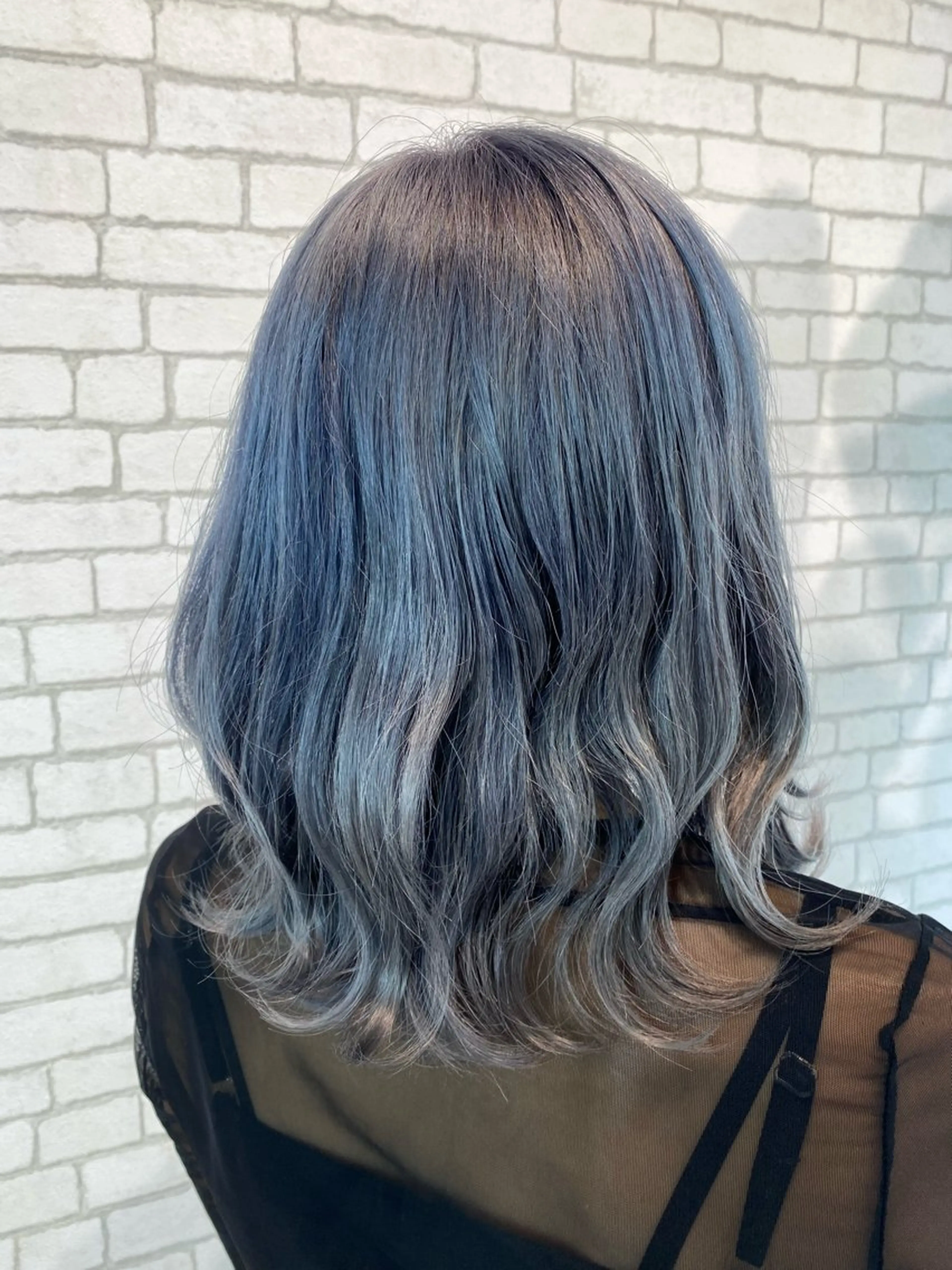 カラー 篠田 綾乃のヘアスタイル